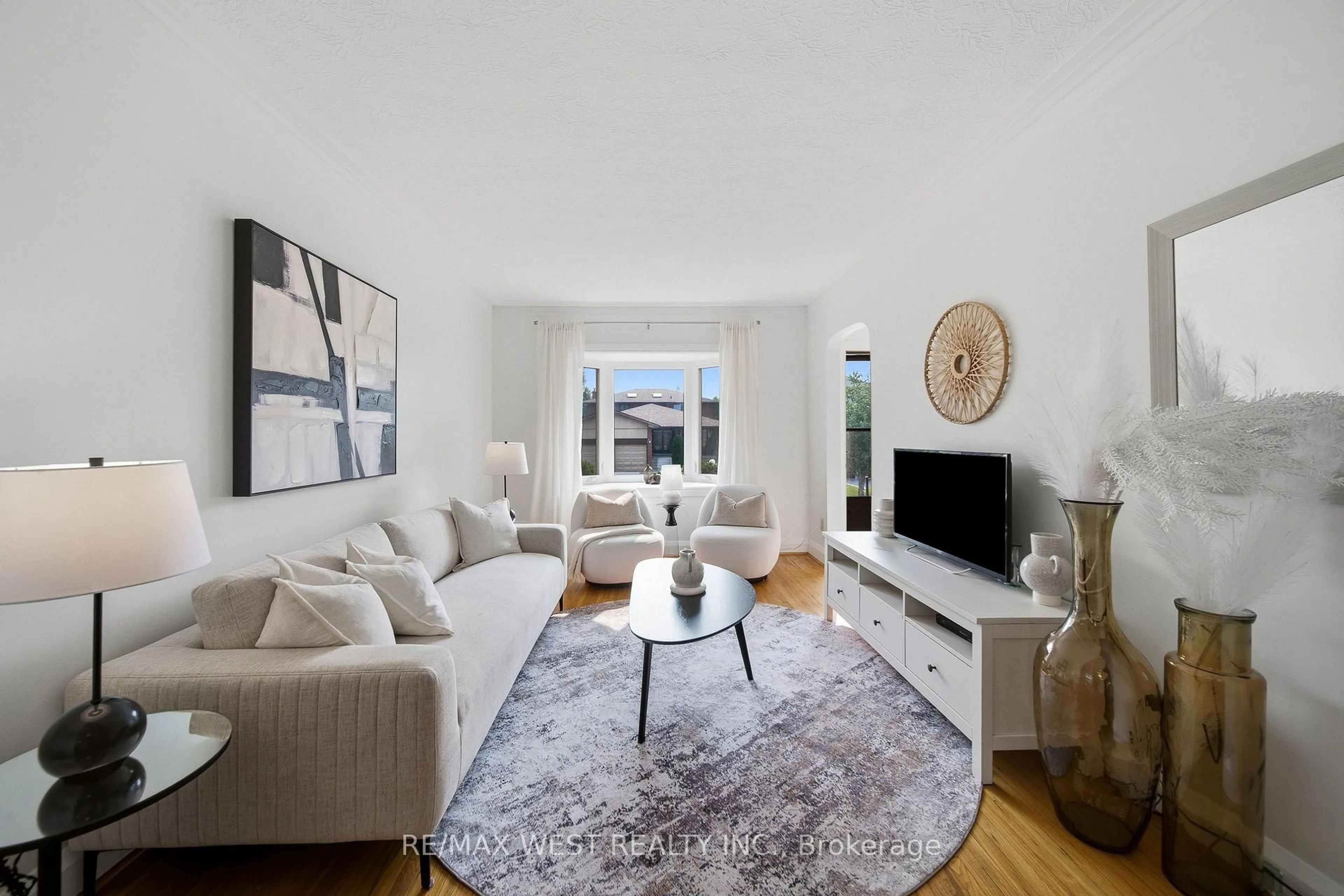 Living room with furniture, unknown for 28 Aldgate Ave, Toronto Ontario M8Y 3L6