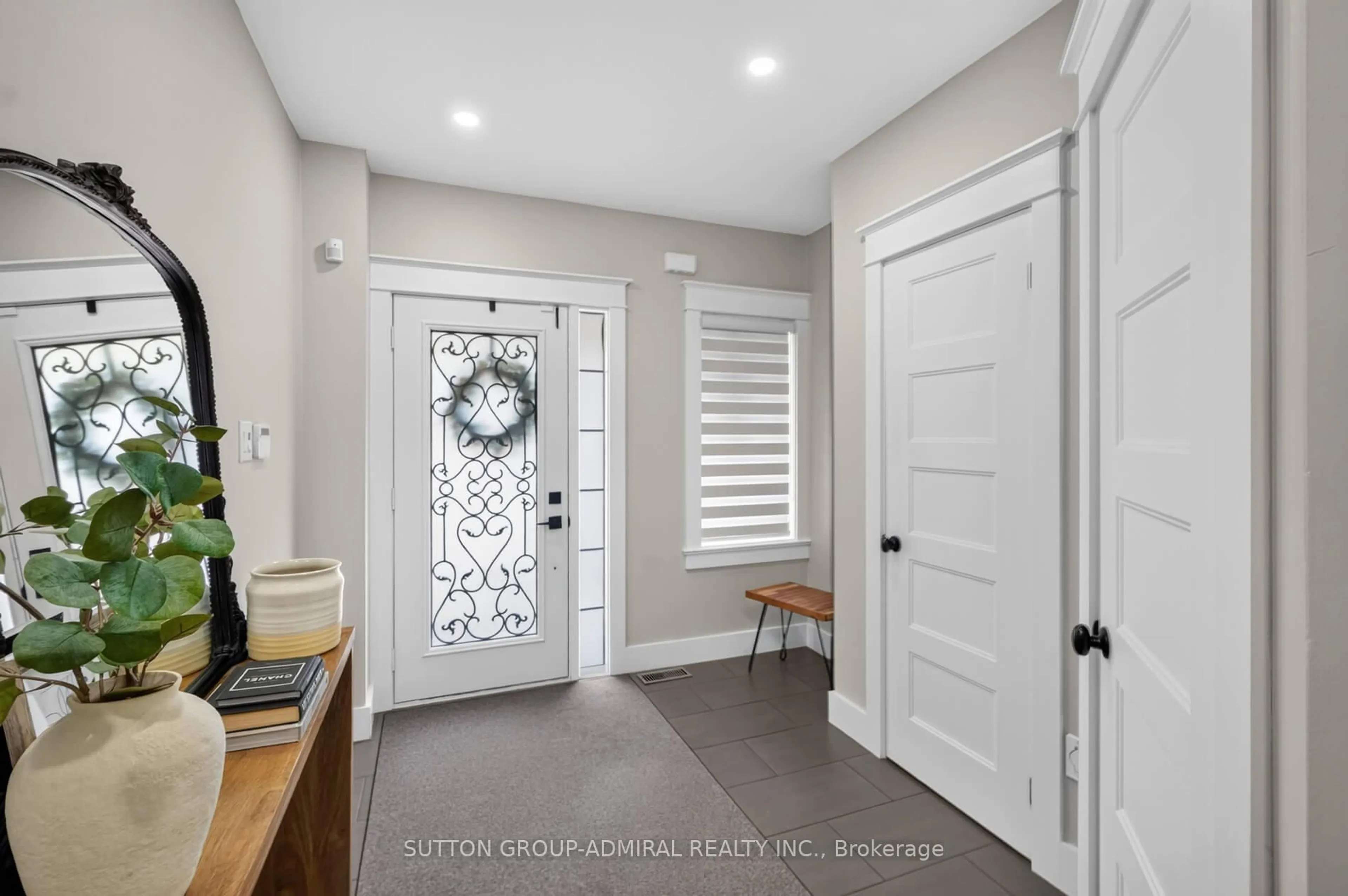 Indoor entryway for 7 Emily Carr Cres, Caledon Ontario L7E 2L1