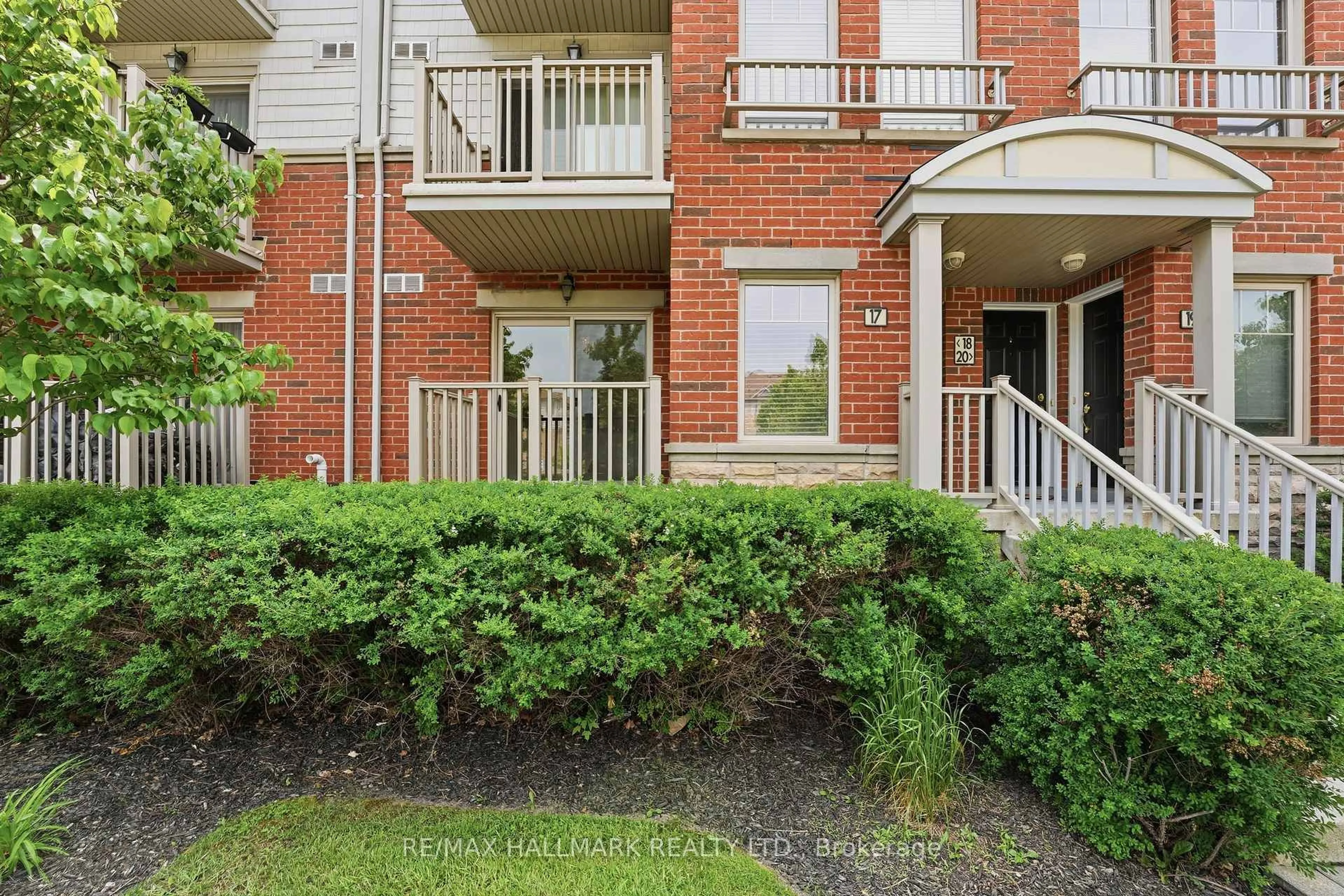 Patio, street for 3250 Bentley Dr #17, Mississauga Ontario L5M 0P7