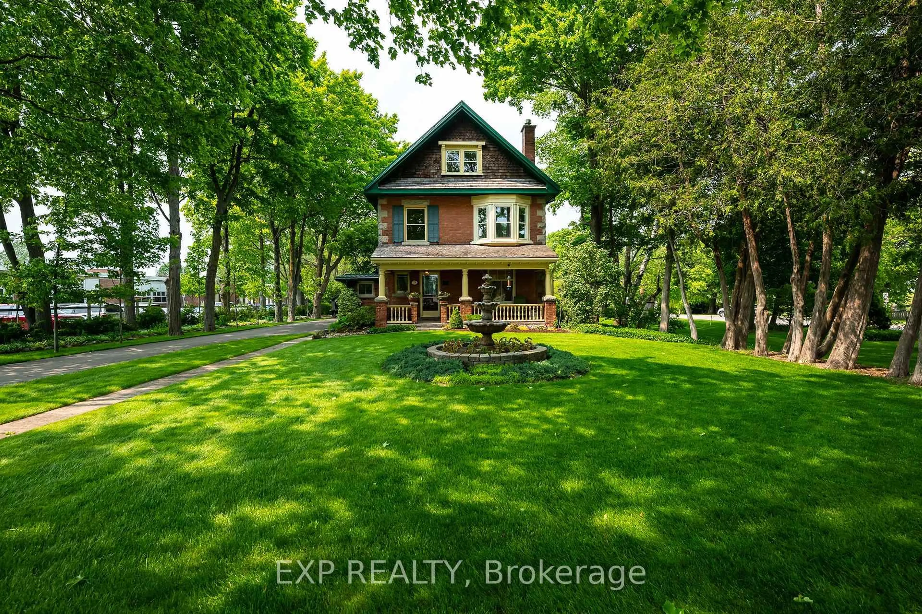 A pic from outside/outdoor area/front of a property/back of a property/a pic from drone, building for 24 Faulkner St, Orangeville Ontario L9W 2G6