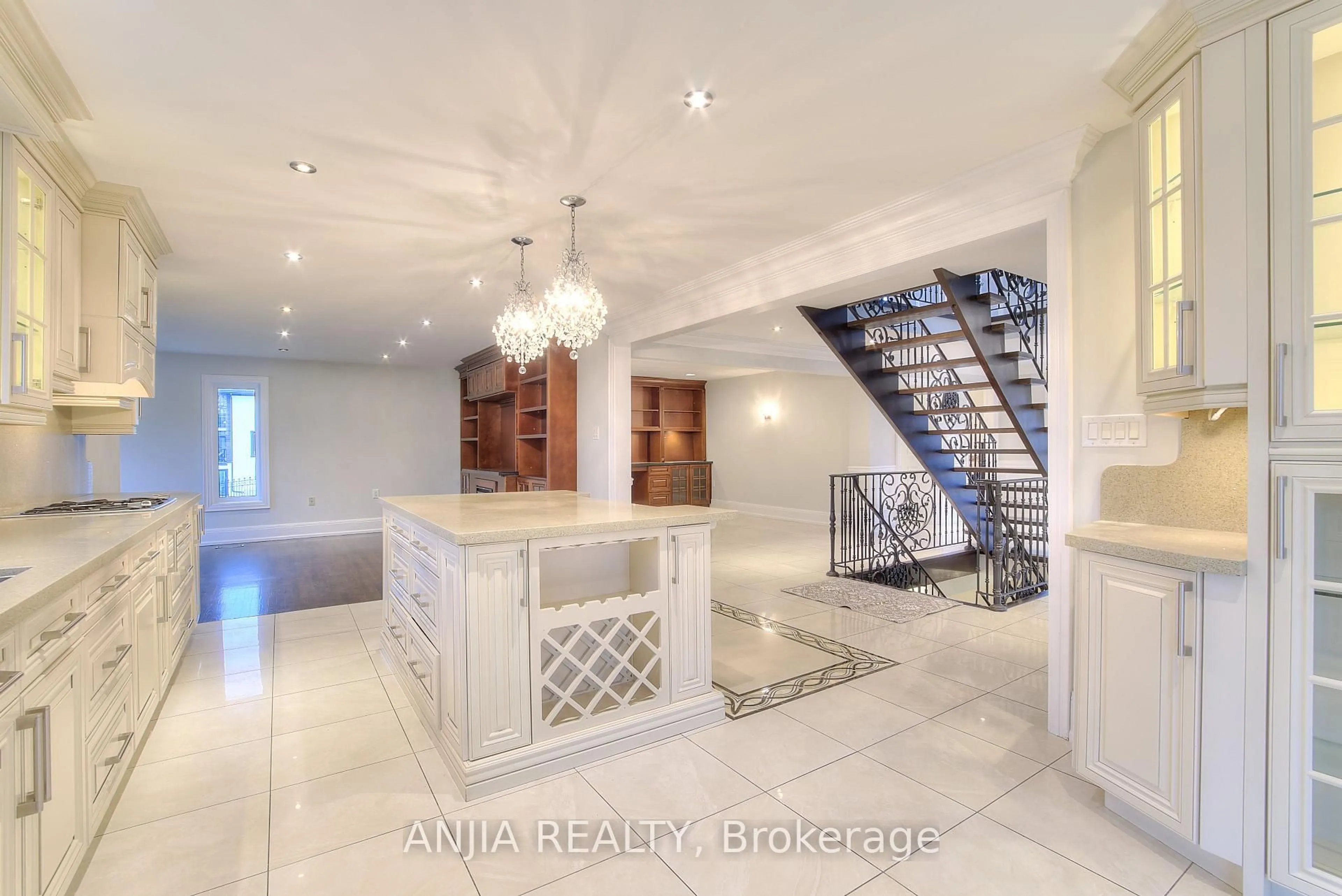 Indoor foyer for 44 Bellini Ave, Brampton Ontario L6P 0E2