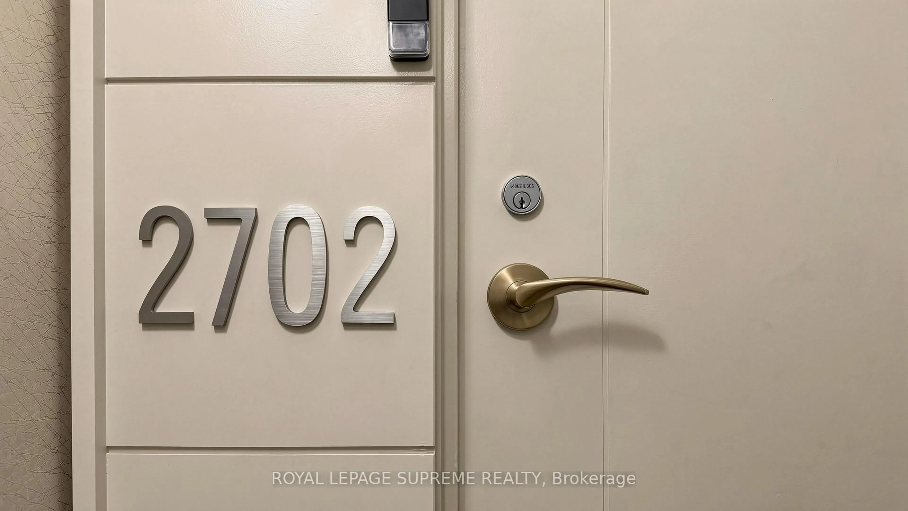 Indoor entryway for 830 Lawrence Ave #2702, Toronto Ontario M6A 0B6
