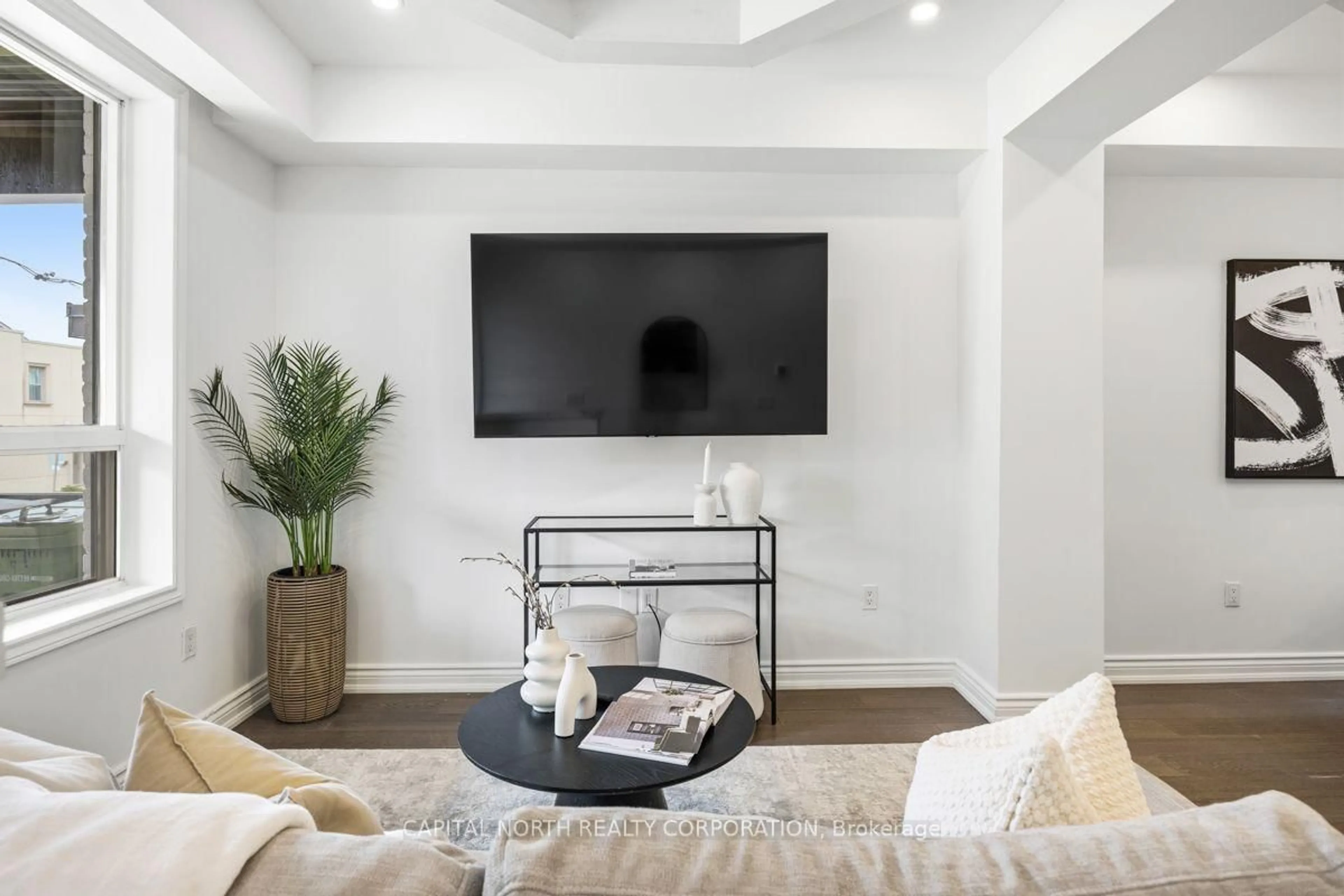 Home theater for 219 McRoberts Ave, Toronto Ontario M6E 4P3
