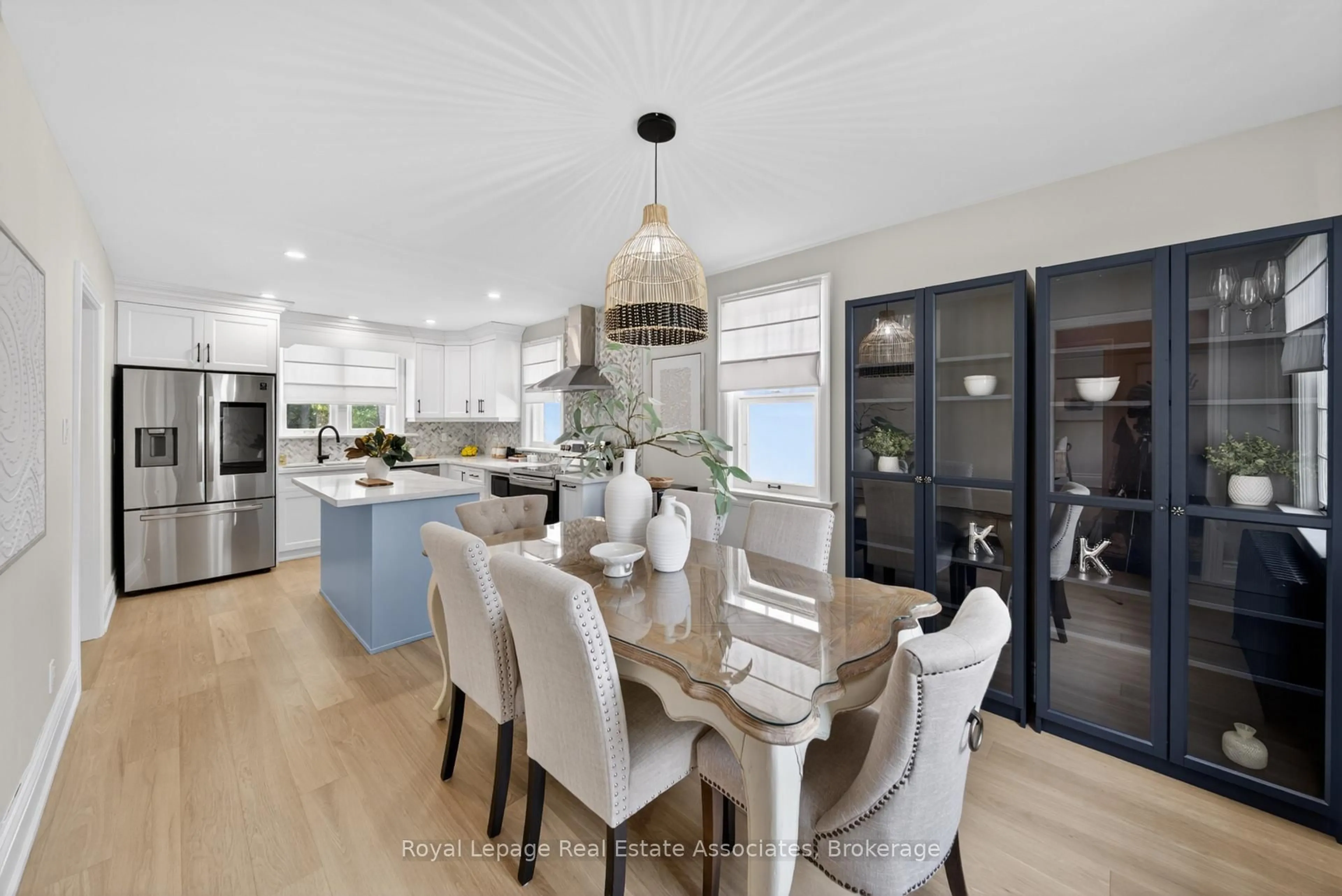 Open concept kitchen, unknown for 24 Peel Ave, Brampton Ontario L6W 1X2