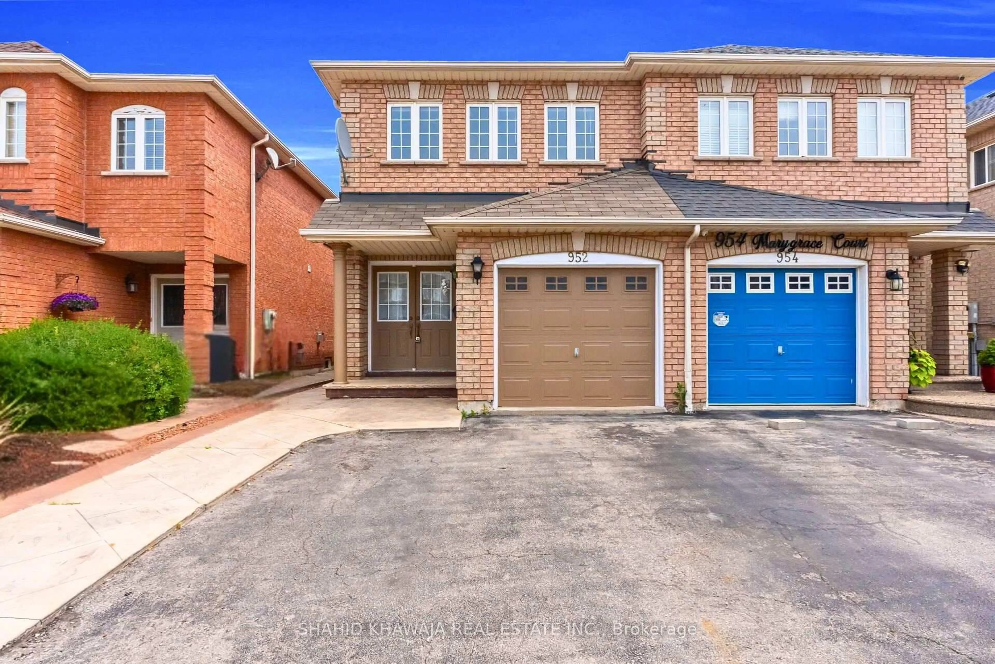 Home with brick exterior material, street for 952 Marygrace Crt, Mississauga Ontario L5V 2V7