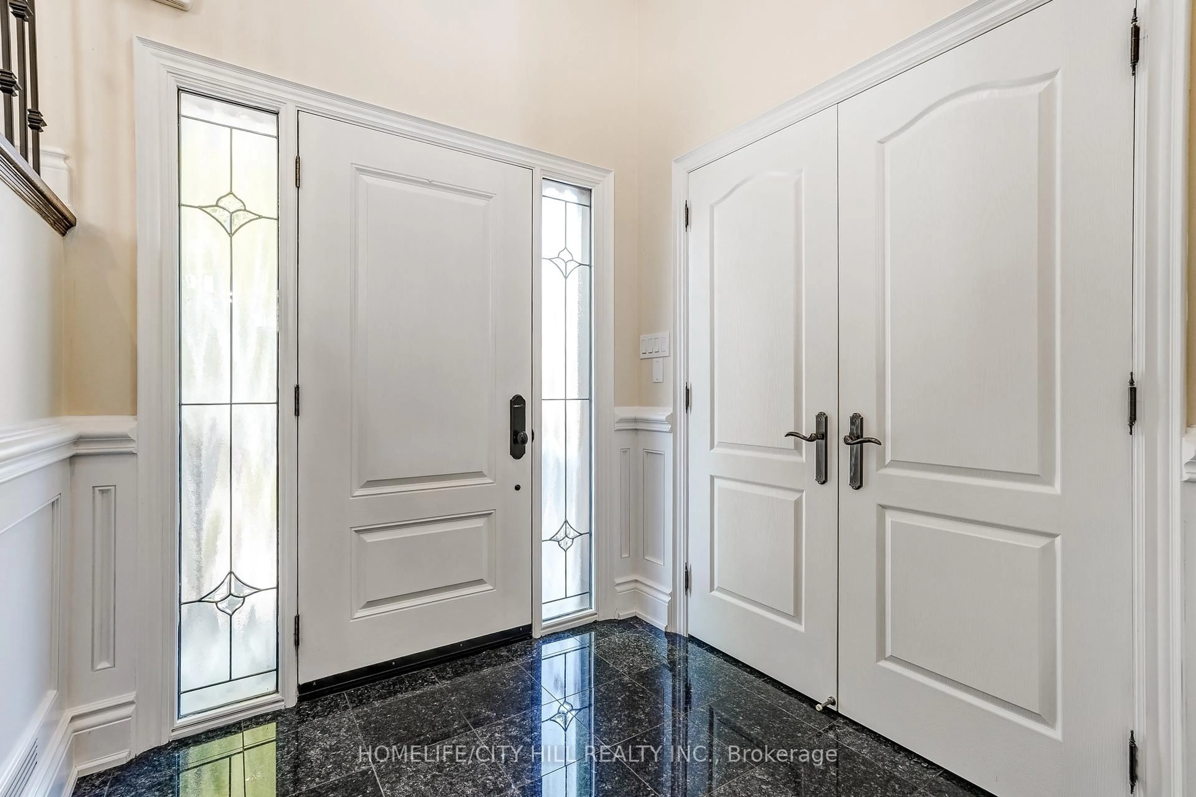Indoor entryway for 107 Brownville Ave, Toronto Ontario M6N 4L2