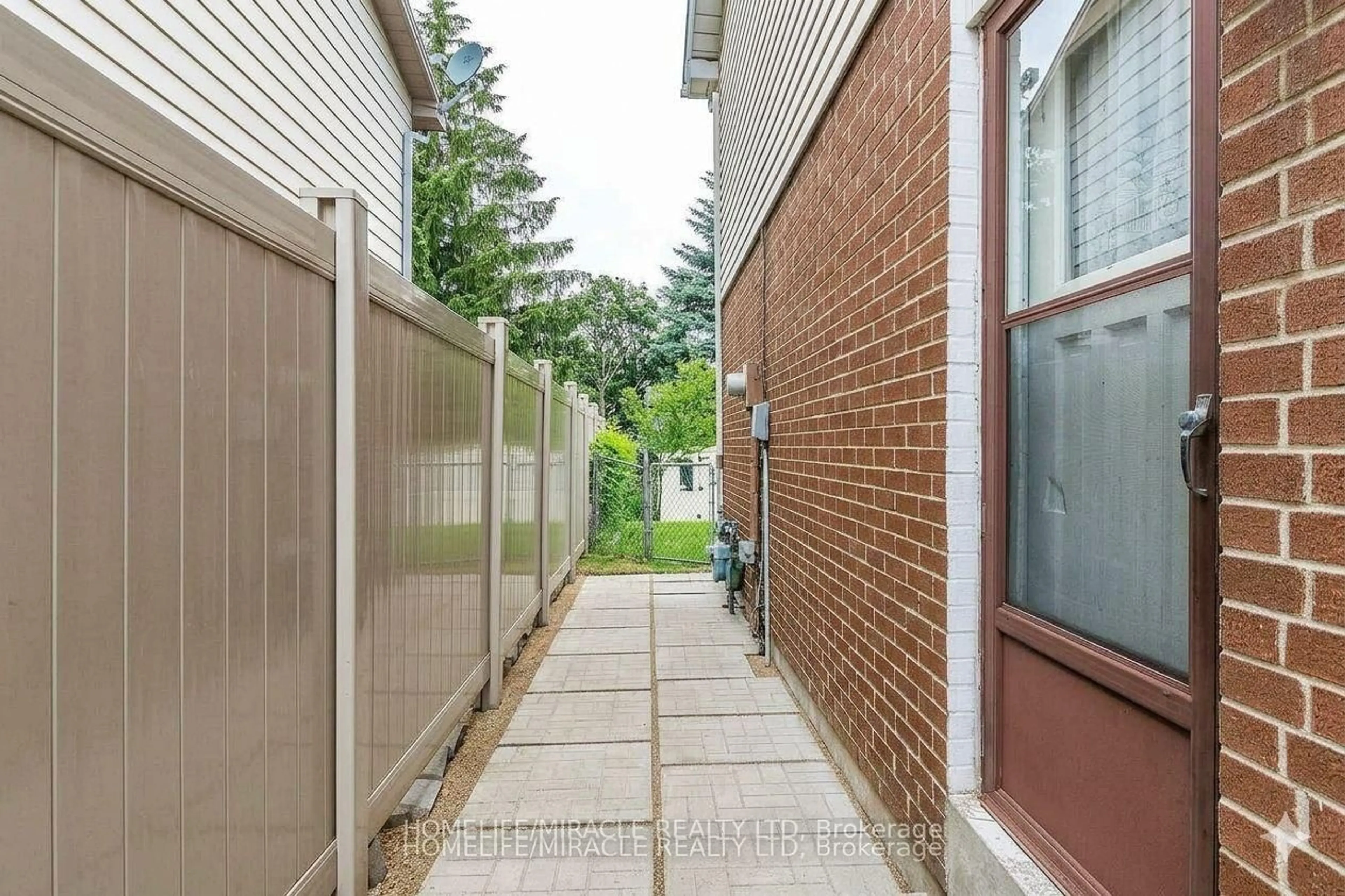 Home with brick exterior material, street for 2335 Council Ring Rd, Mississauga Ontario L5L 1B9
