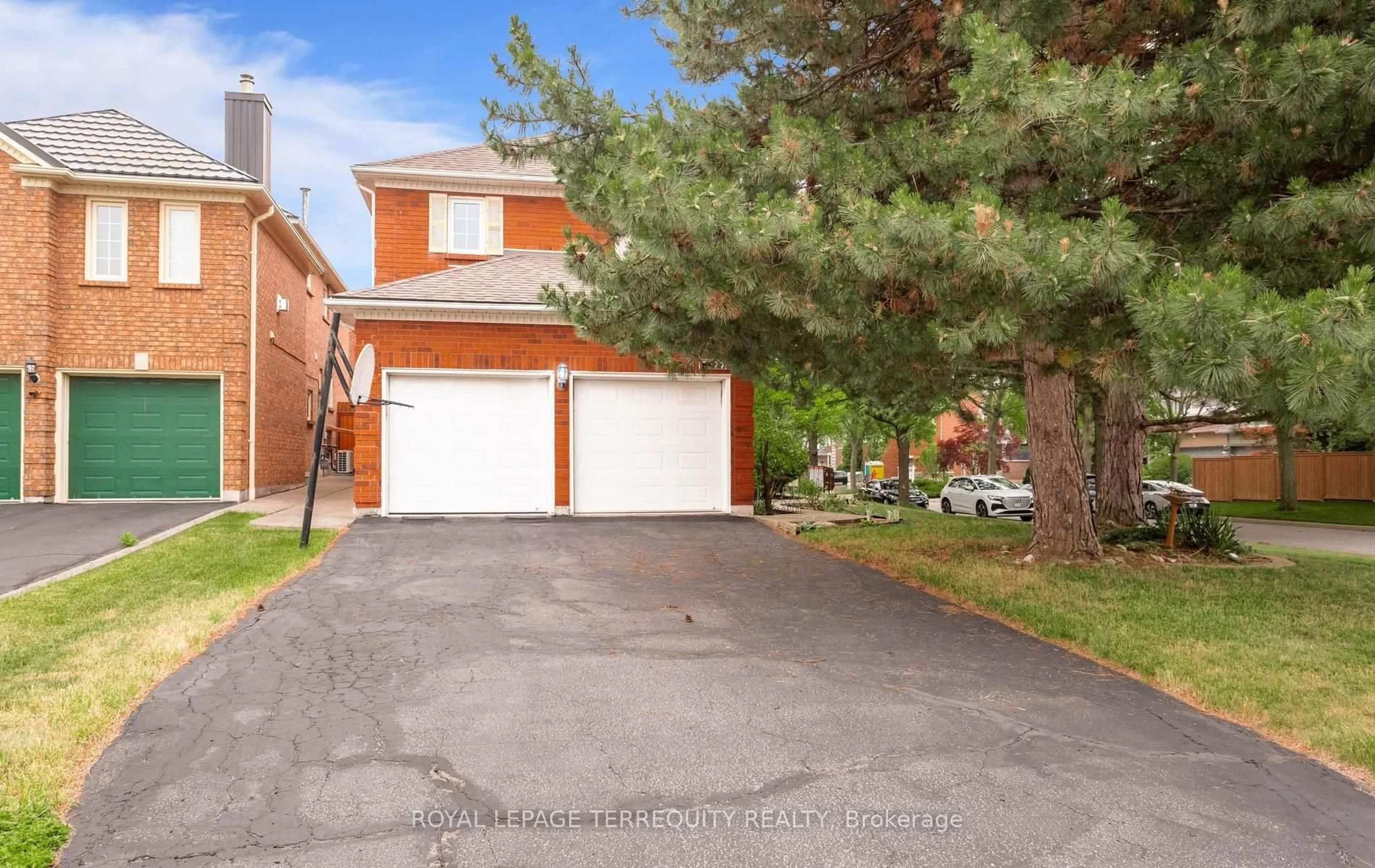 Unknown for 5577 Haddon Hall Rd, Mississauga Ontario L5M 5G4