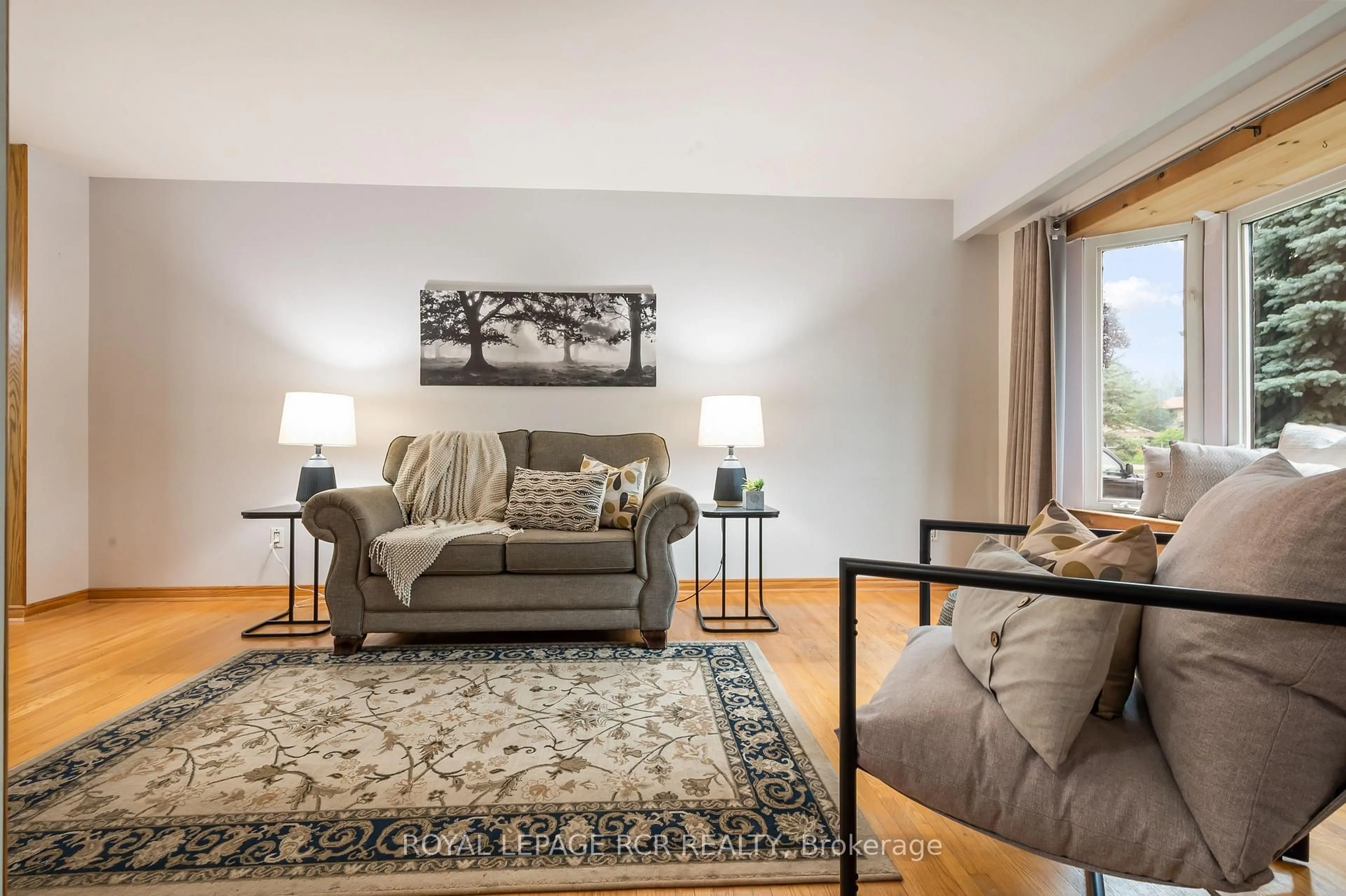 Living room with furniture, unknown for 7 Cardwell St, Orangeville Ontario L9W 2V5