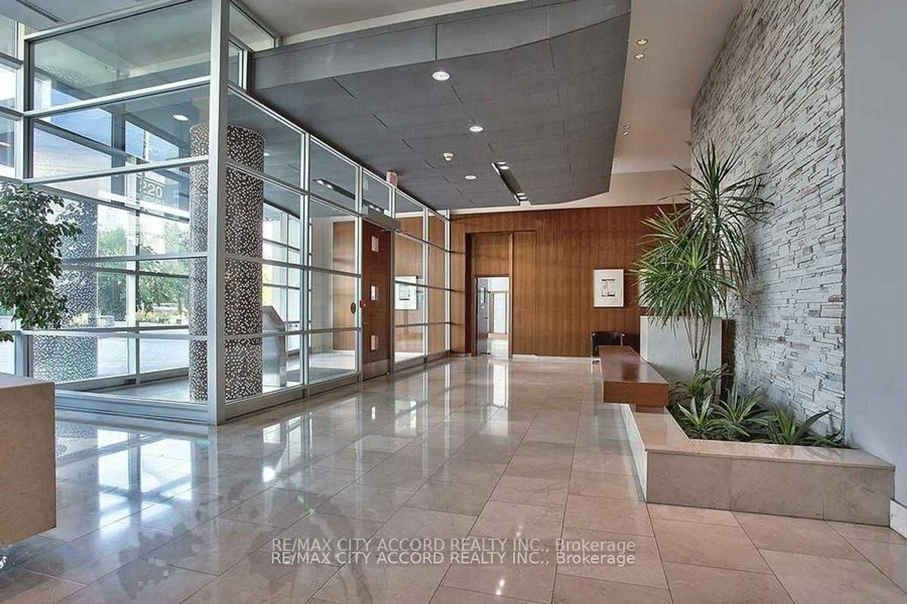Indoor foyer for 220 Burnhamthorpe Rd #1801, Mississauga Ontario L5B 4N4