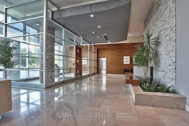 220 Burnhamthorpe Rd #1801, Mississauga 4