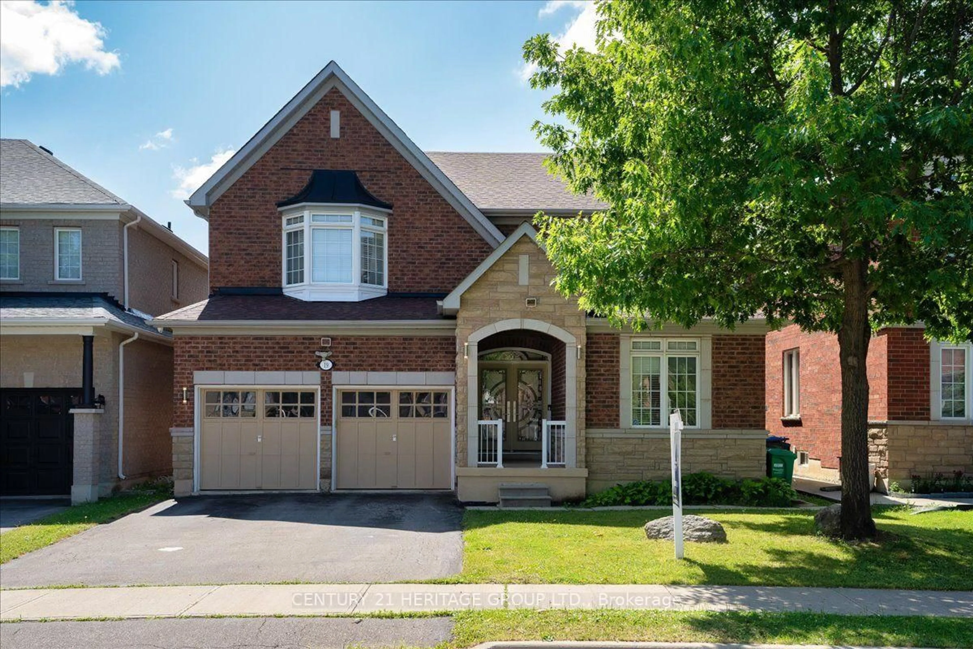 Home with brick exterior material, street for 19 Reynolds Ave, Brampton Ontario L6P 2C1