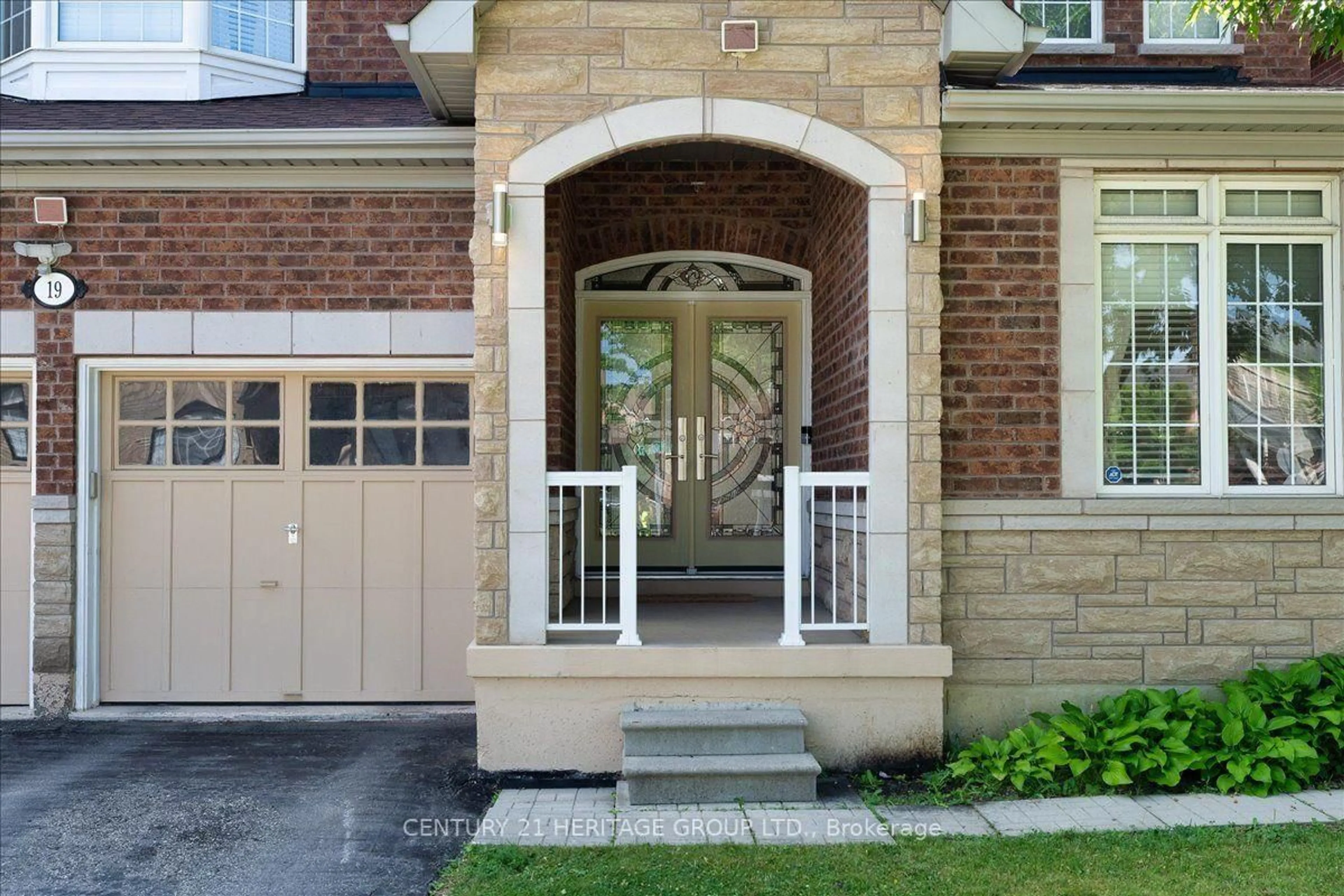 Home with brick exterior material, street for 19 Reynolds Ave, Brampton Ontario L6P 2C1