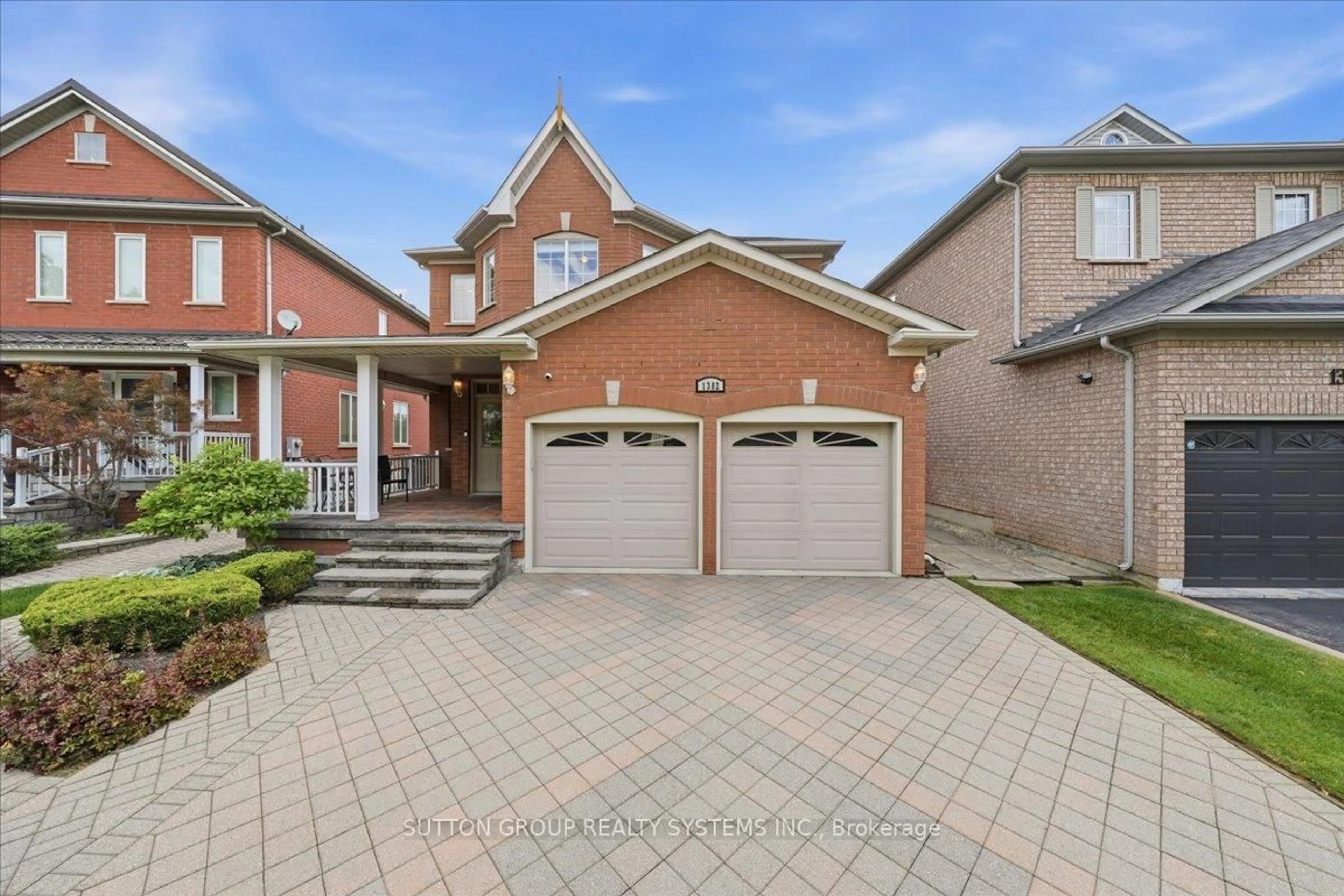 Home with brick exterior material, street for 1382 Avon Dr, Mississauga Ontario L5N 7Z3