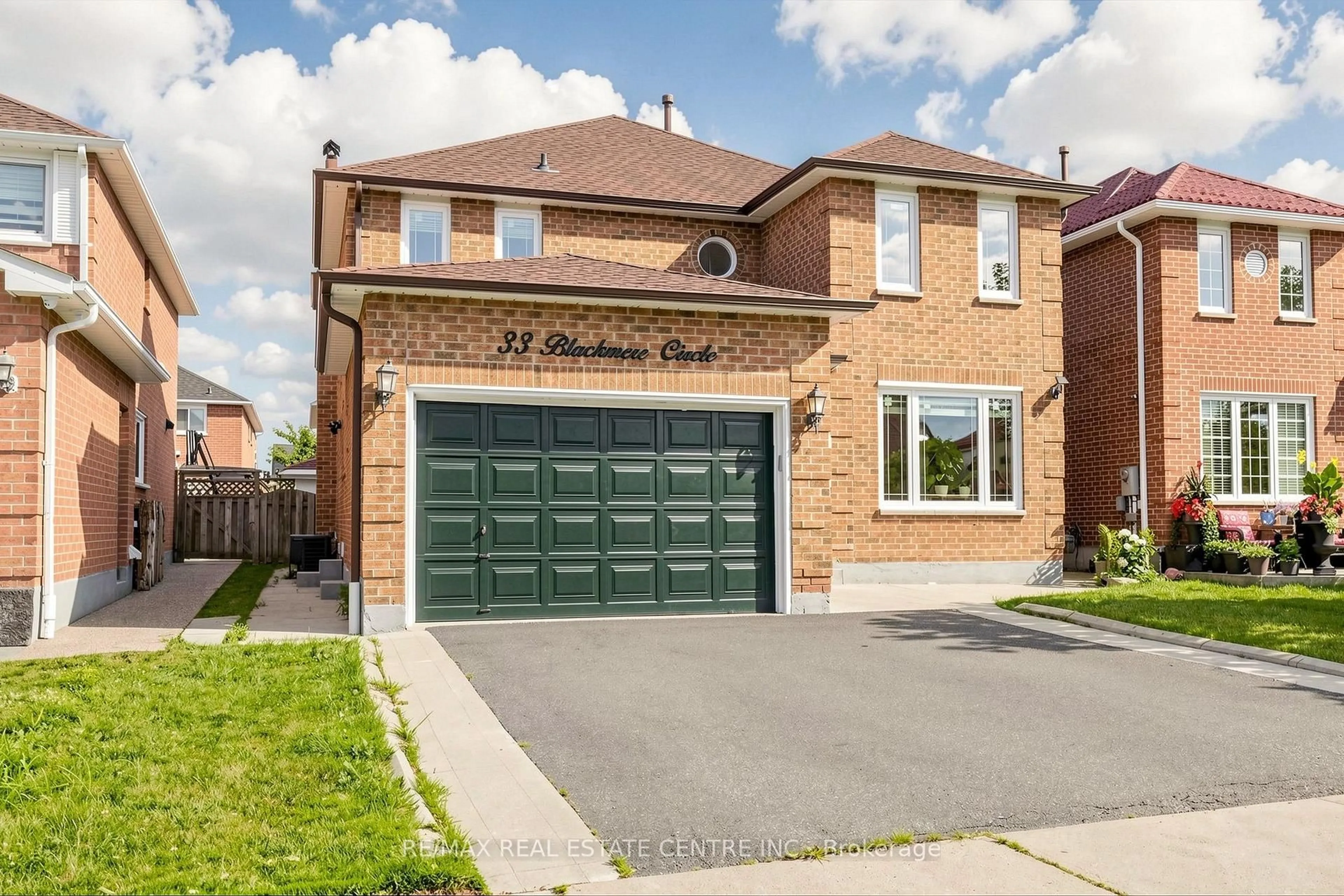 Home with brick exterior material, street for 33 Blackmere Circ, Brampton Ontario L6W 4B6