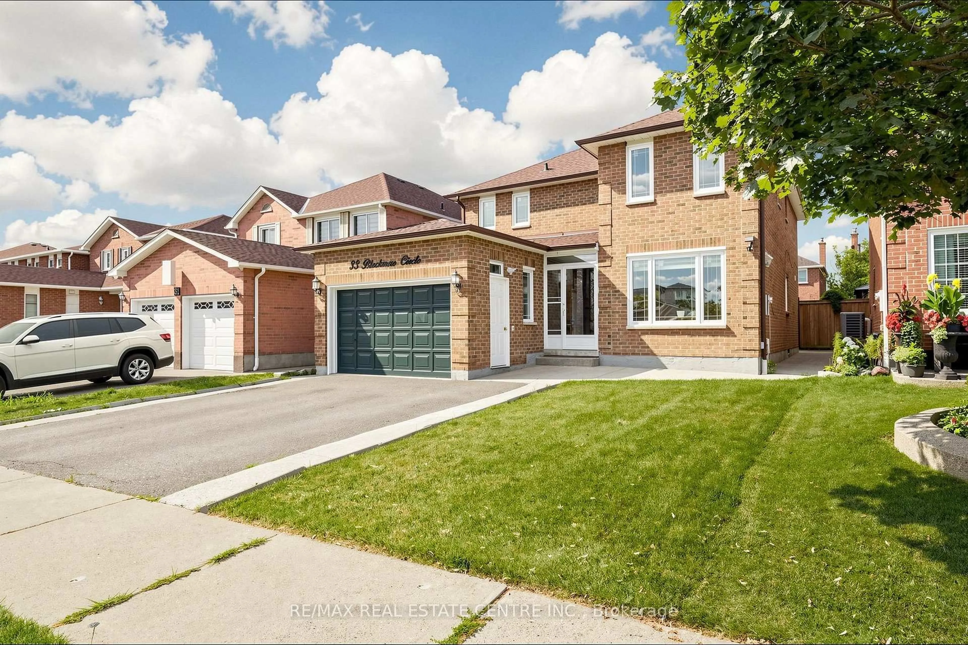 Home with brick exterior material, street for 33 Blackmere Circ, Brampton Ontario L6W 4B6