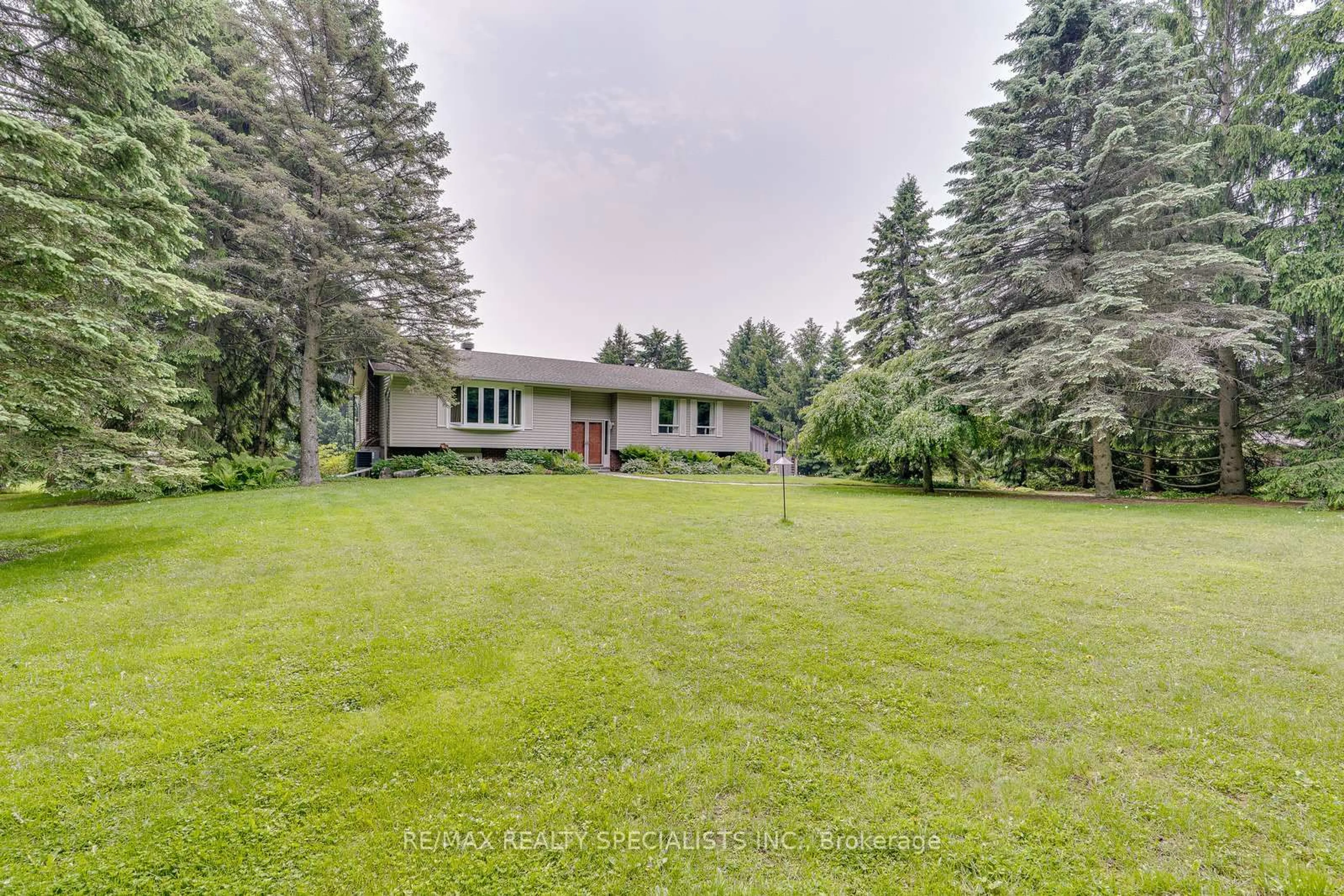 A pic from outside/outdoor area/front of a property/back of a property/a pic from drone, unknown for 6739 Castlederg Sdrd, Caledon Ontario L7C 0P6
