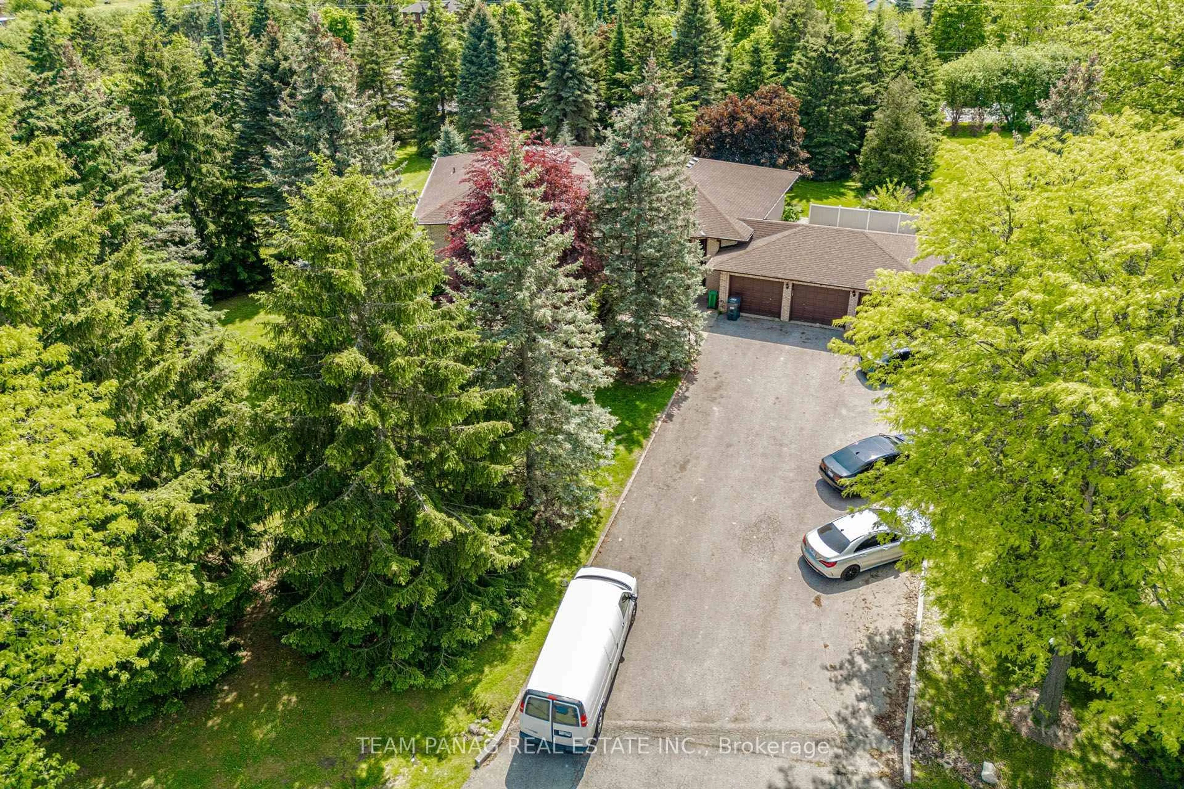 A pic from outside/outdoor area/front of a property/back of a property/a pic from drone, forest/trees view for 6 Forestbrook Crt, Brampton Ontario L6P 0P1