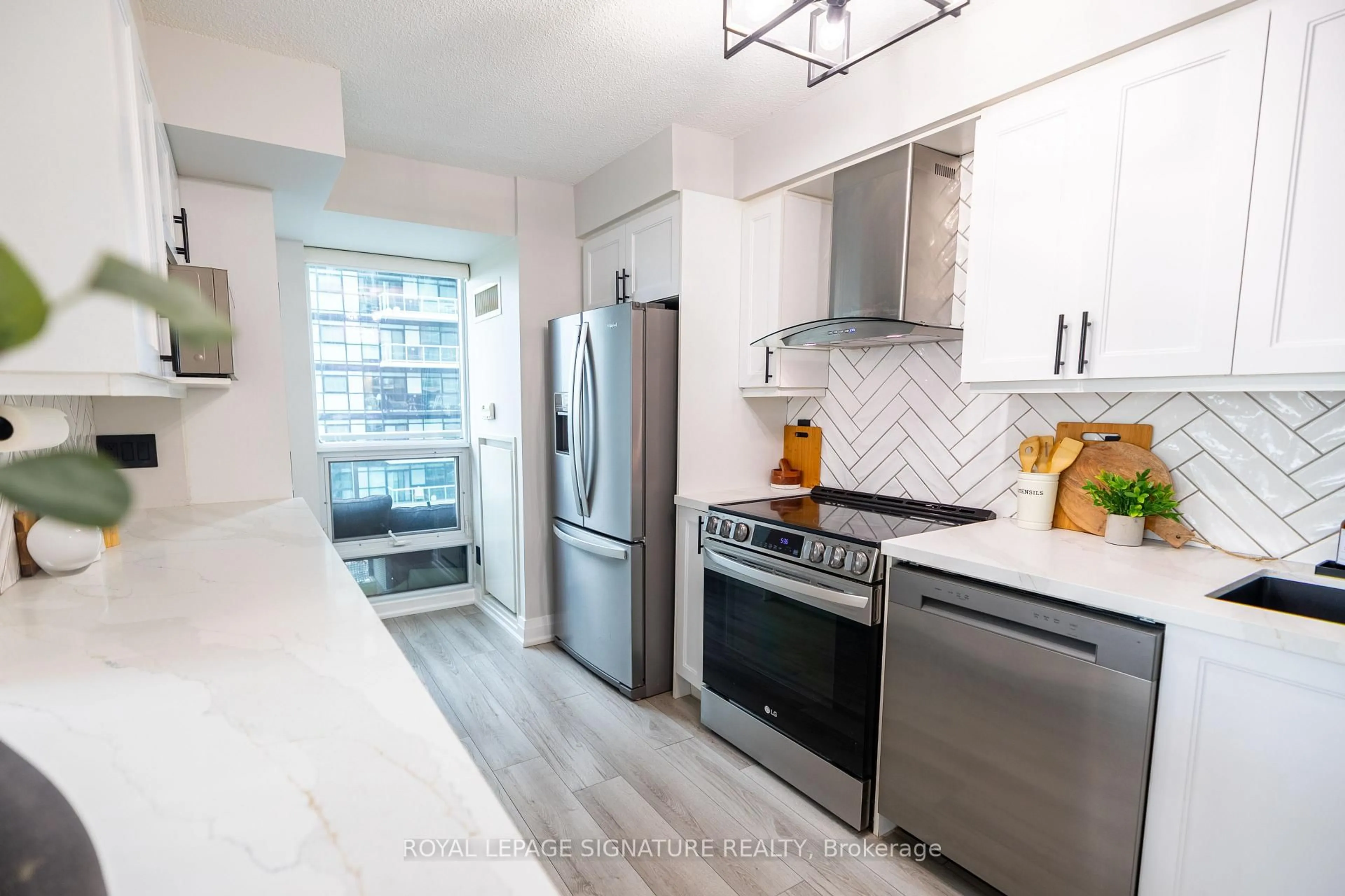 Contemporary kitchen, ceramic/tile floor for 155 Legion Rd #1905, Toronto Ontario M8Y 0A7