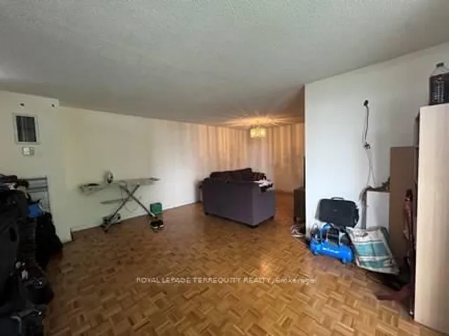 40 Panorama Crt #605, Toronto 4
