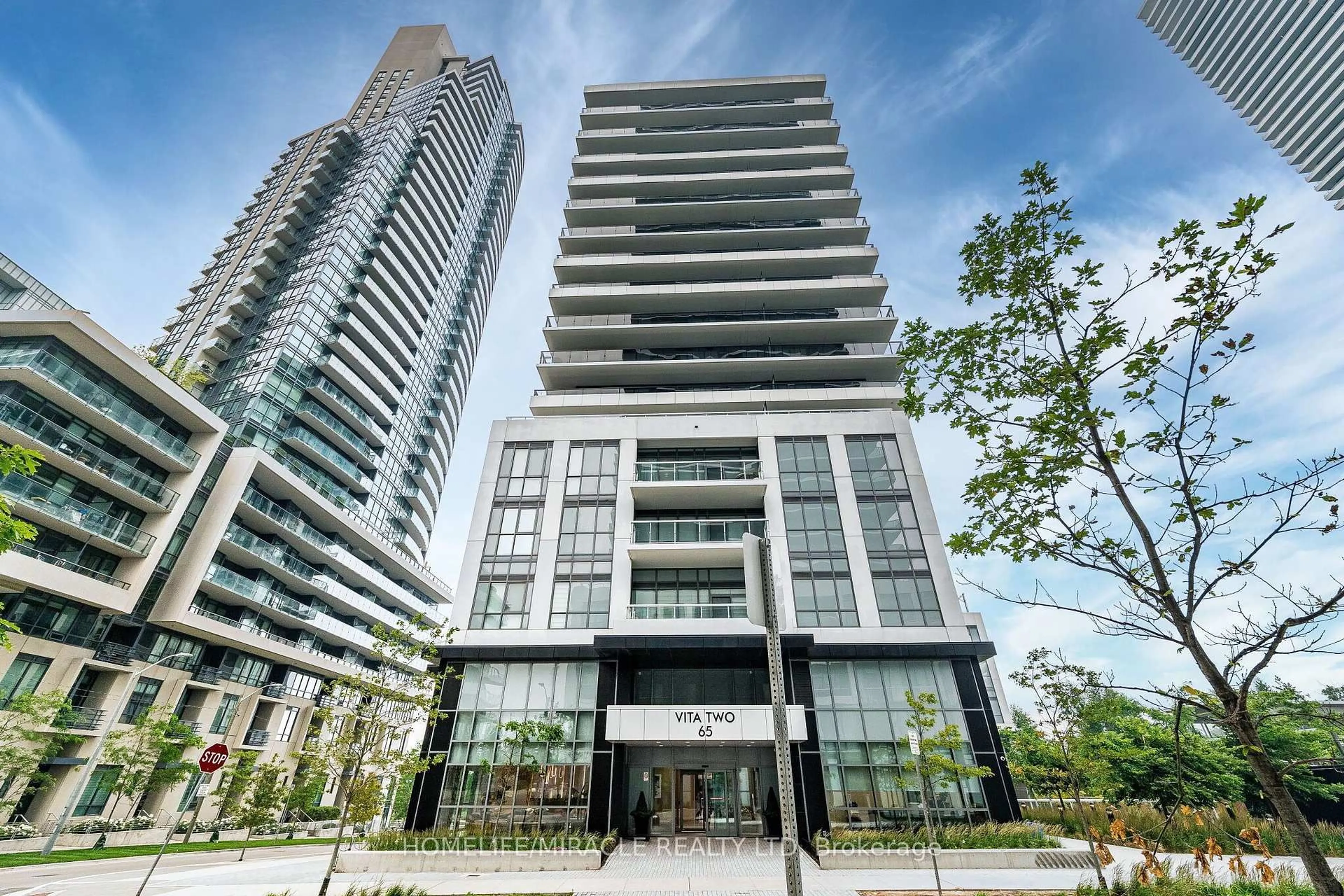 Indoor foyer for 65 Annie Craig Dr #303, Toronto Ontario M8V 0C4