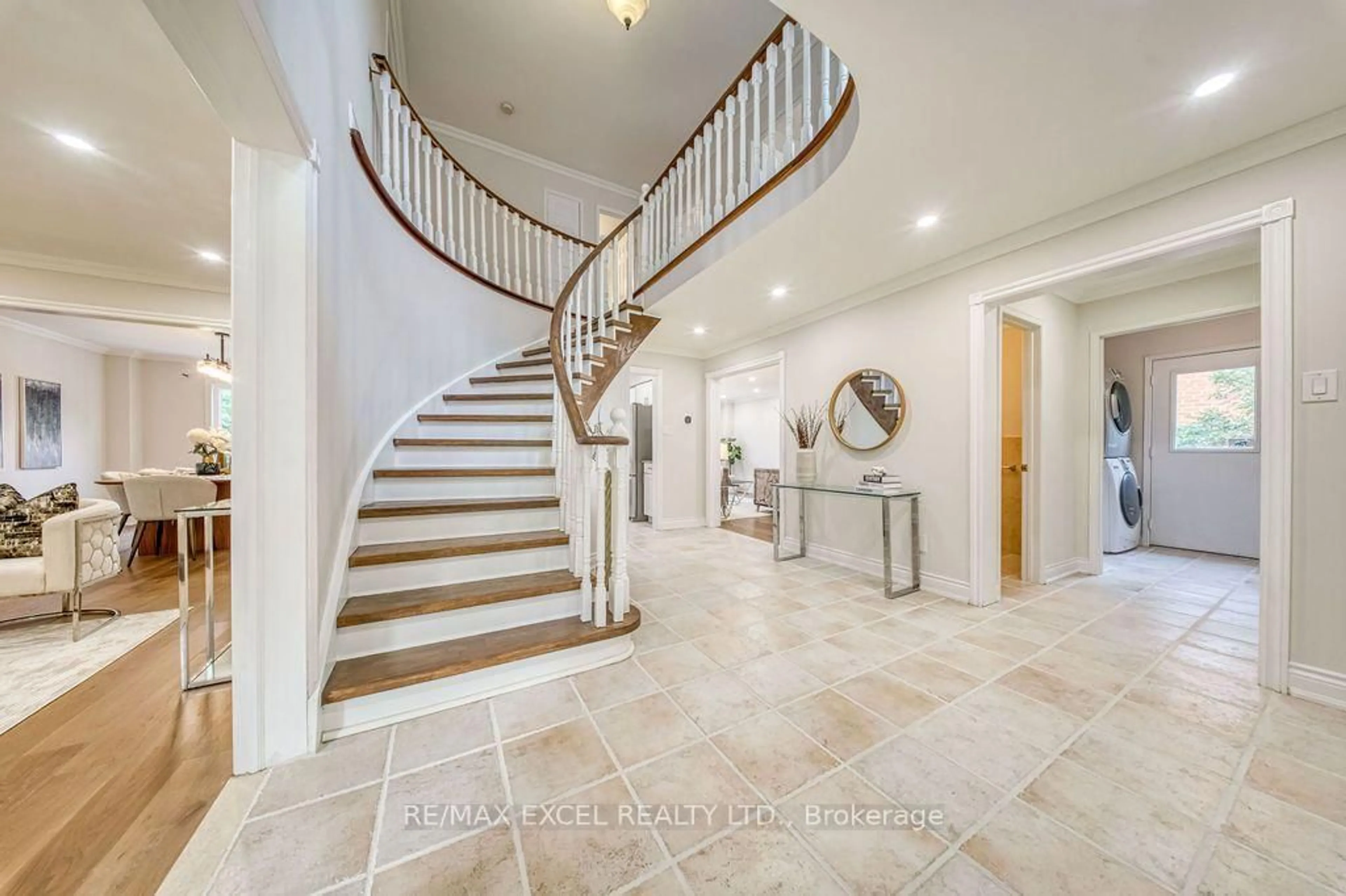 Unknown for 2105 Oakmead Blvd, Oakville Ontario L6H 5C2
