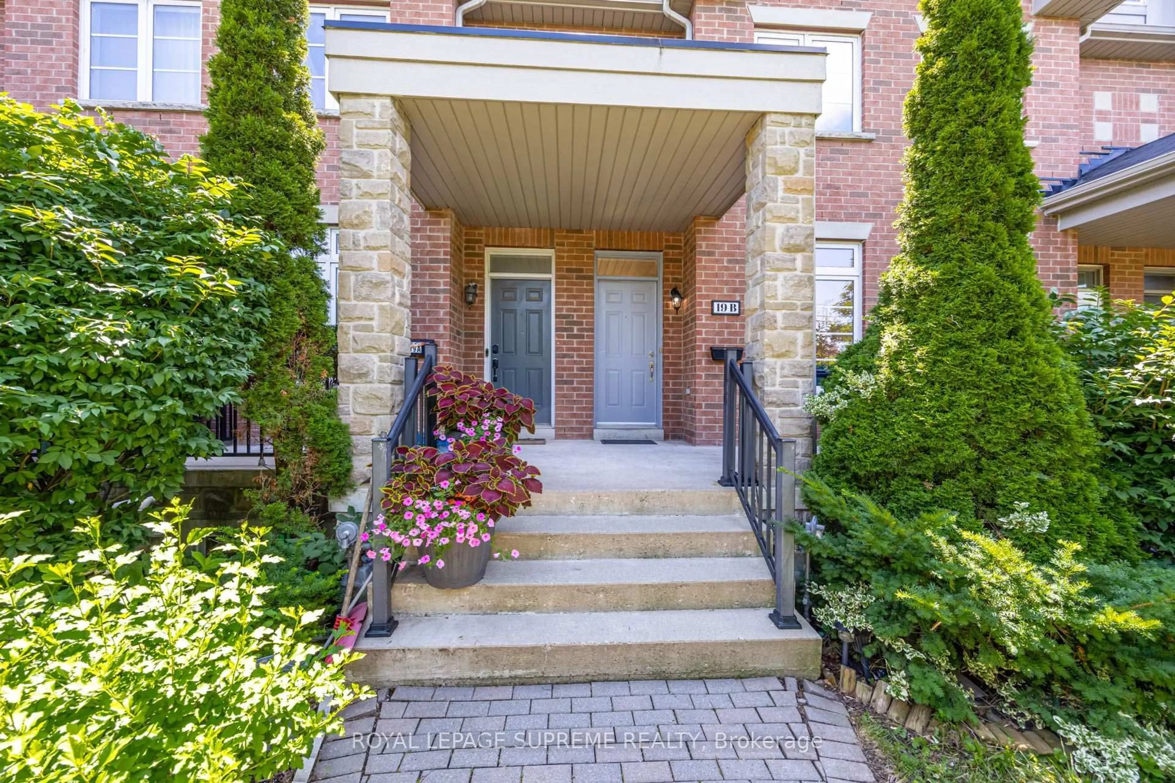 Unknown for 19B Hobden Pl, Toronto Ontario M9R 3R6