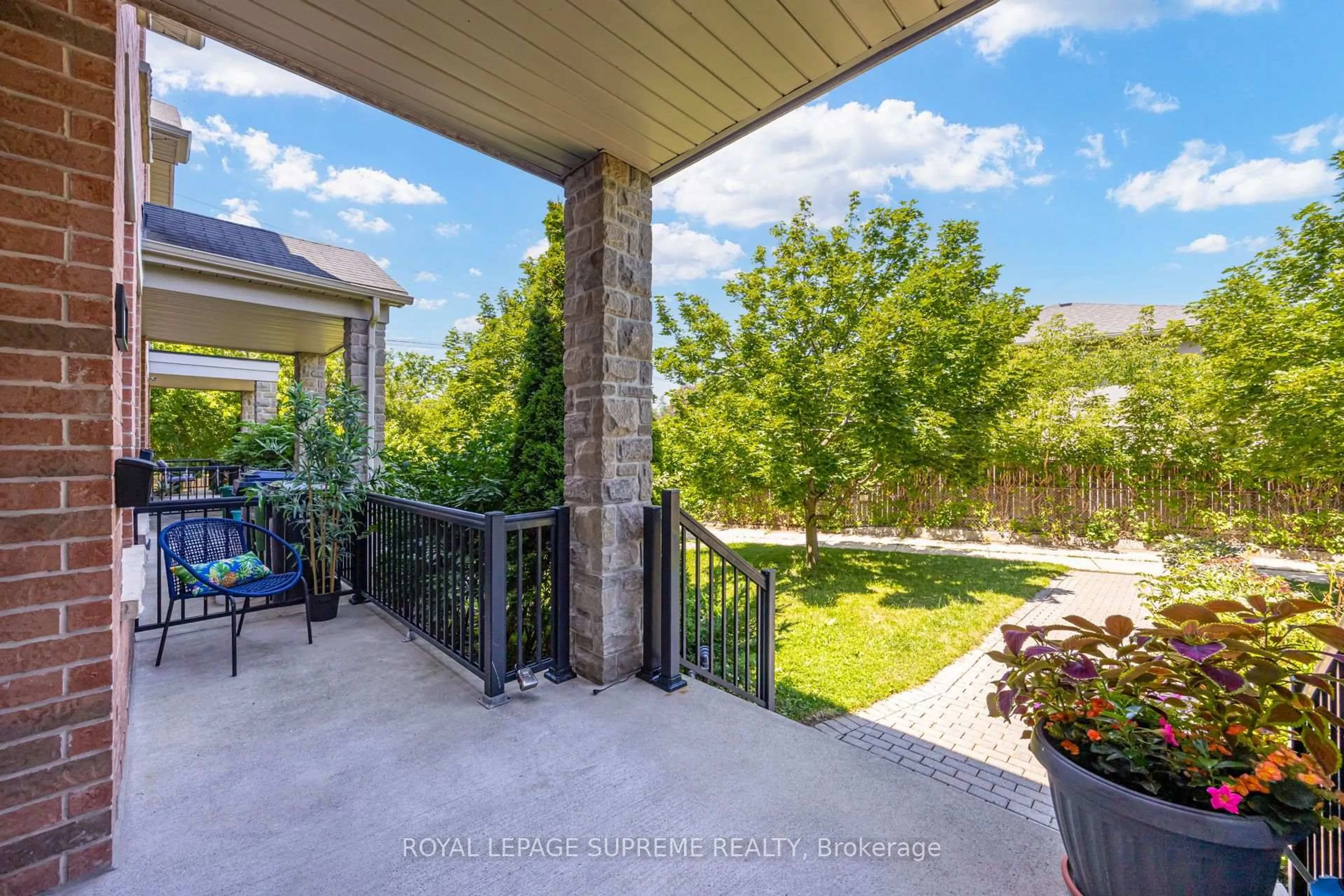 Patio, unknown for 19B Hobden Pl, Toronto Ontario M9R 3R6
