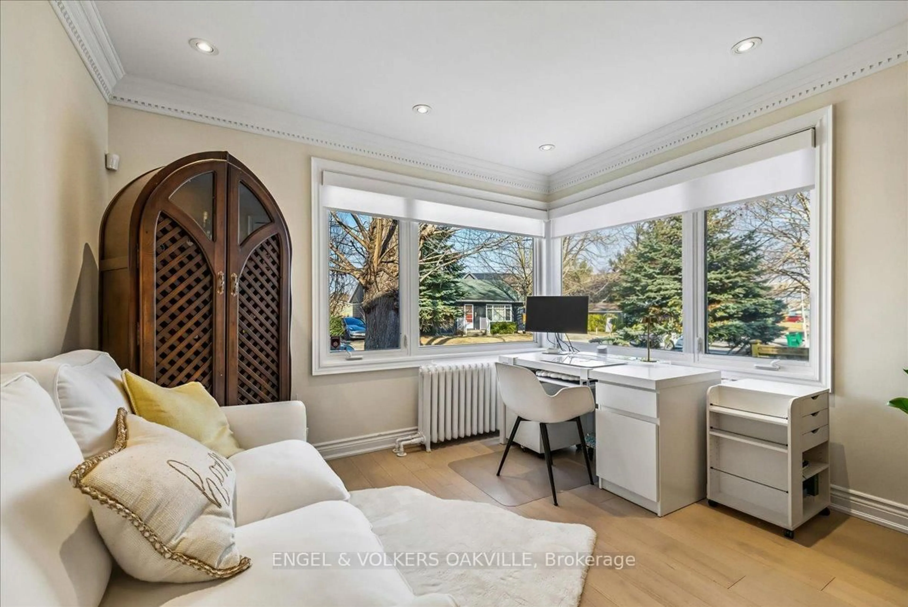 Unknown for 38 John St, Mississauga Ontario L5H 2E6