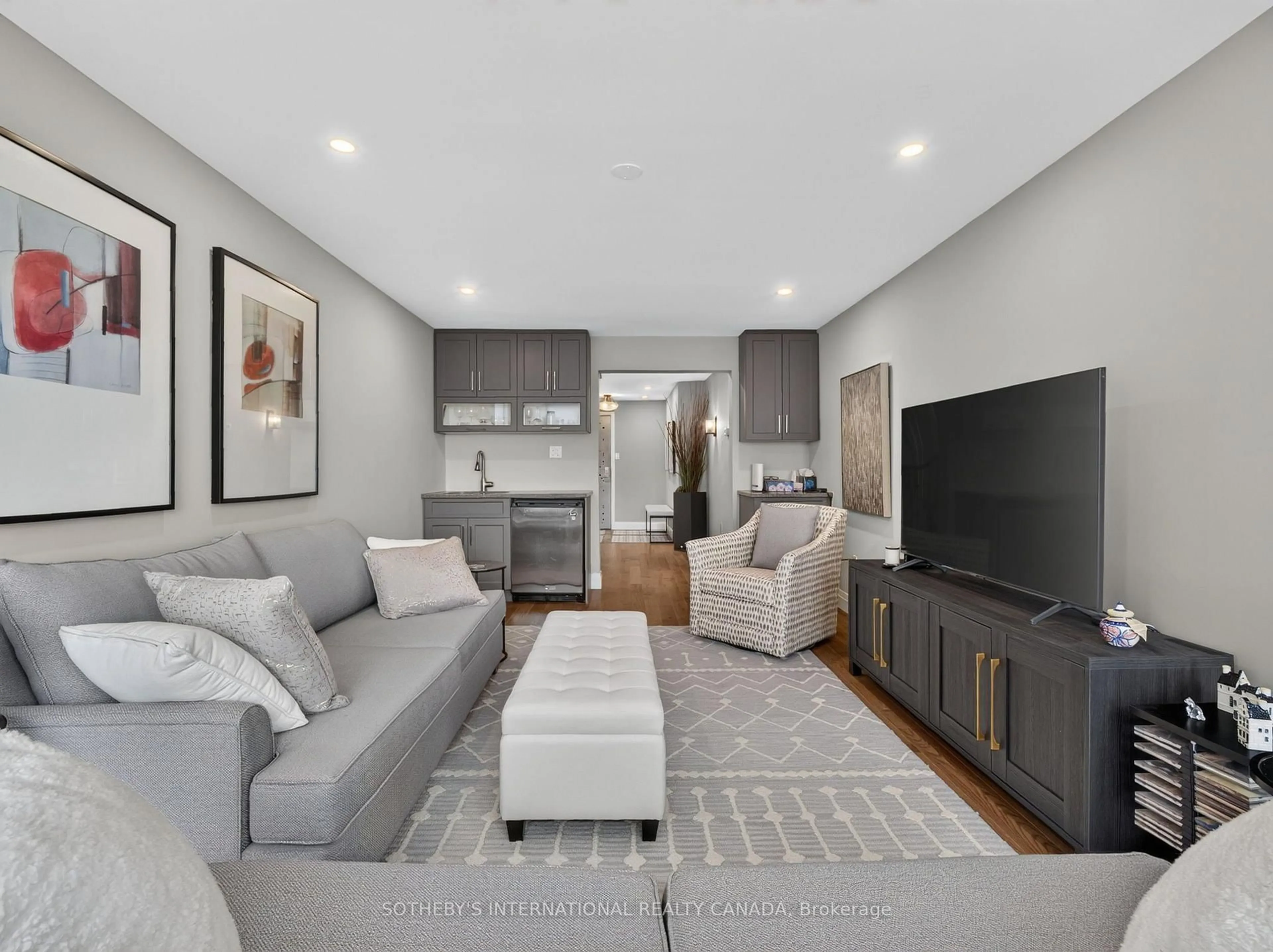 Living room with furniture, unknown for 1400 Dixie Rd #1510, Mississauga Ontario L5E 3E1