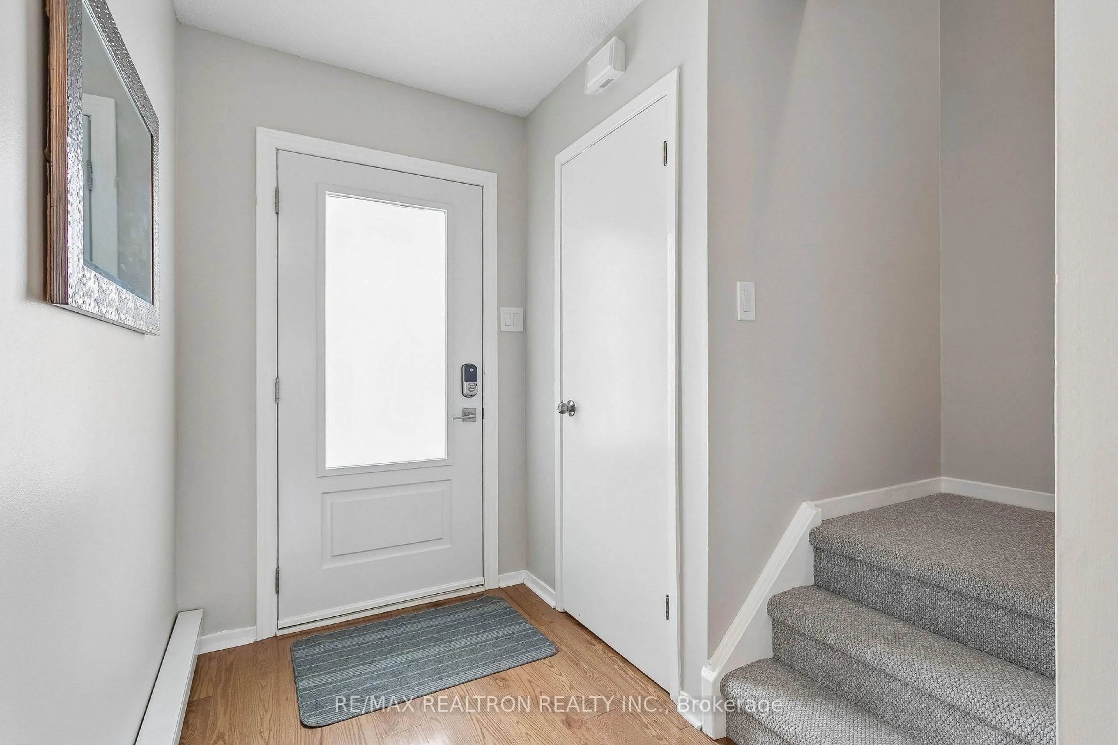 Indoor entryway for 6797 Formentera Ave #91, Mississauga Ontario L5N 2L6