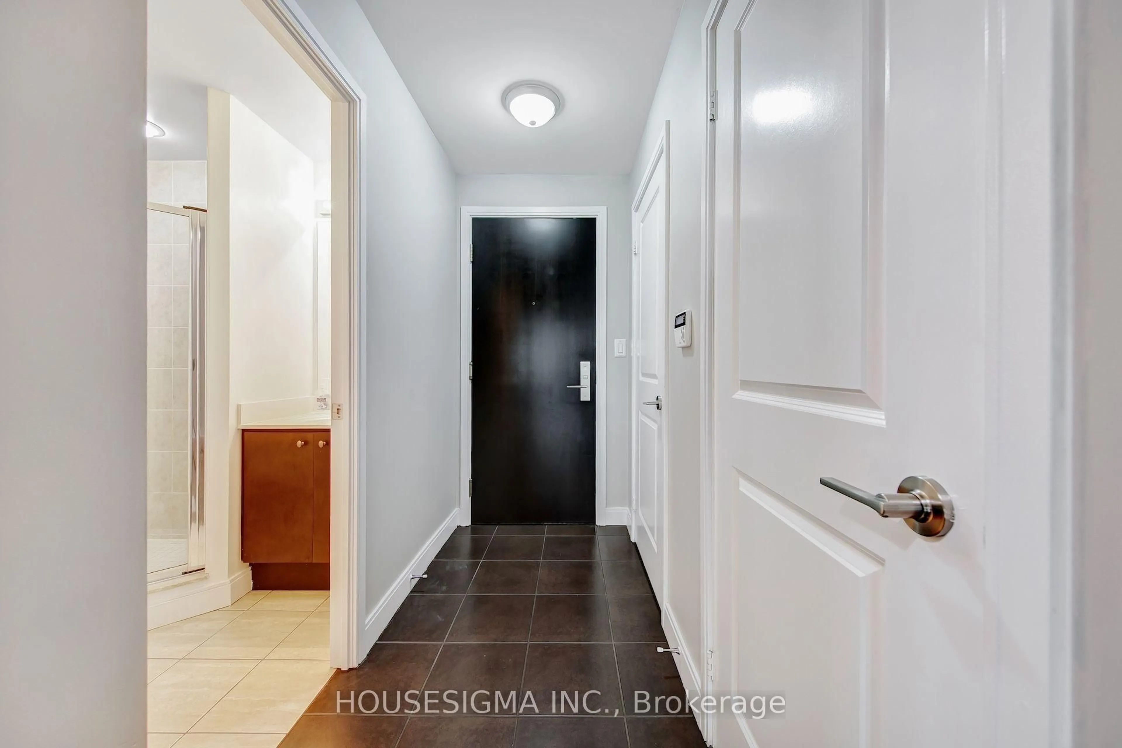 Indoor entryway for 60 Absolute Ave #507, Mississauga Ontario L4T 0A9