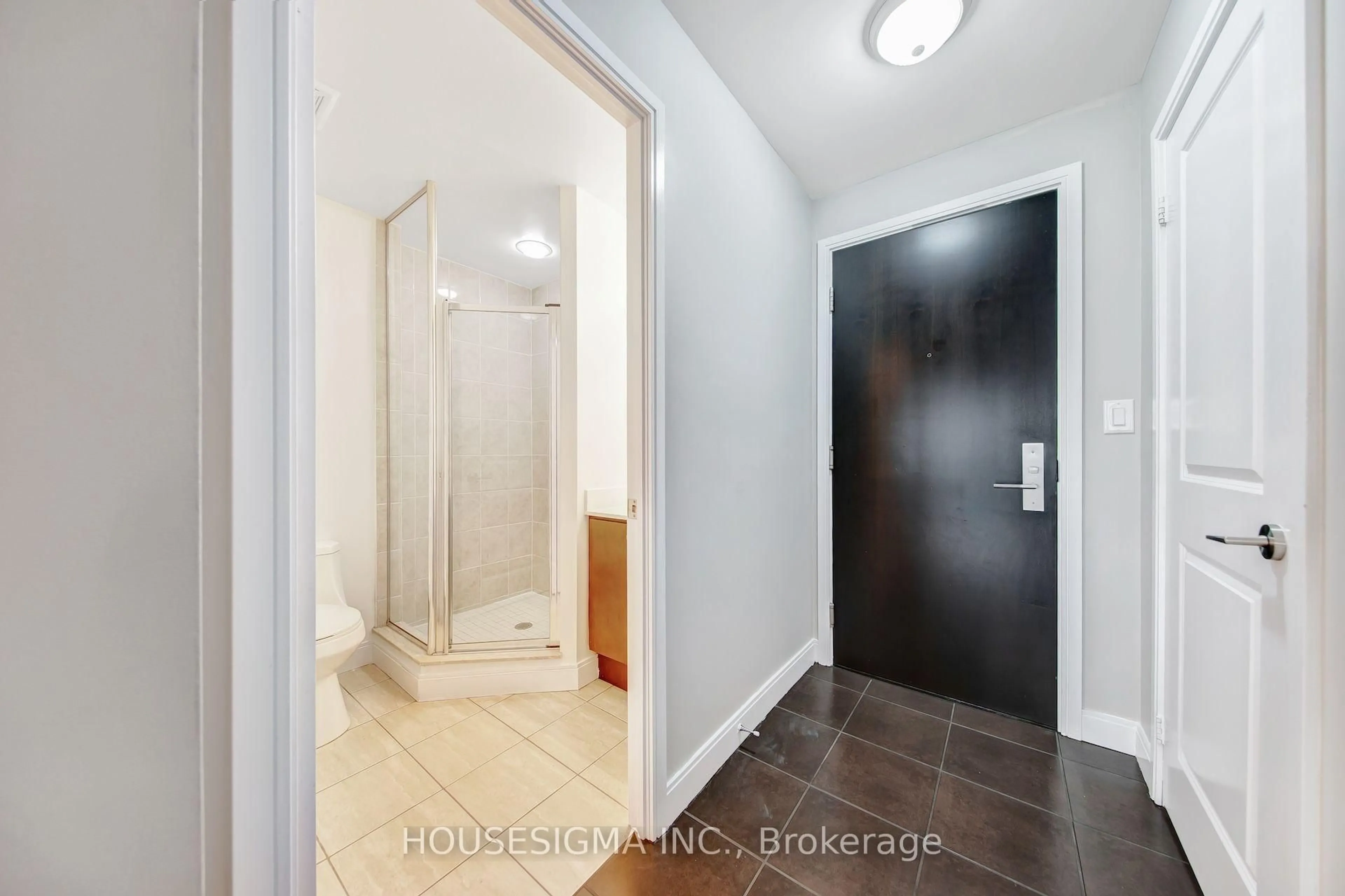 Indoor entryway for 60 Absolute Ave #507, Mississauga Ontario L4T 0A9