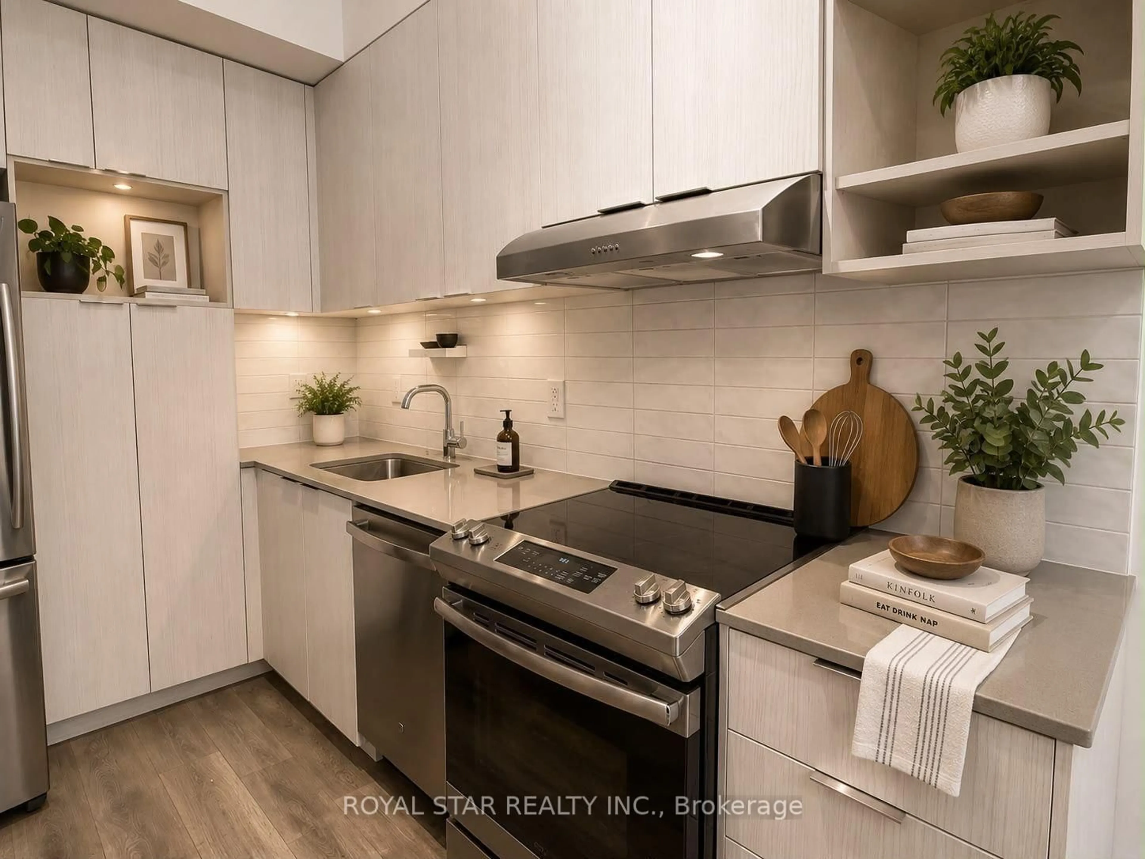 Unknown for 2520 Eglinton Ave #323, Mississauga Ontario L5M 0Y4