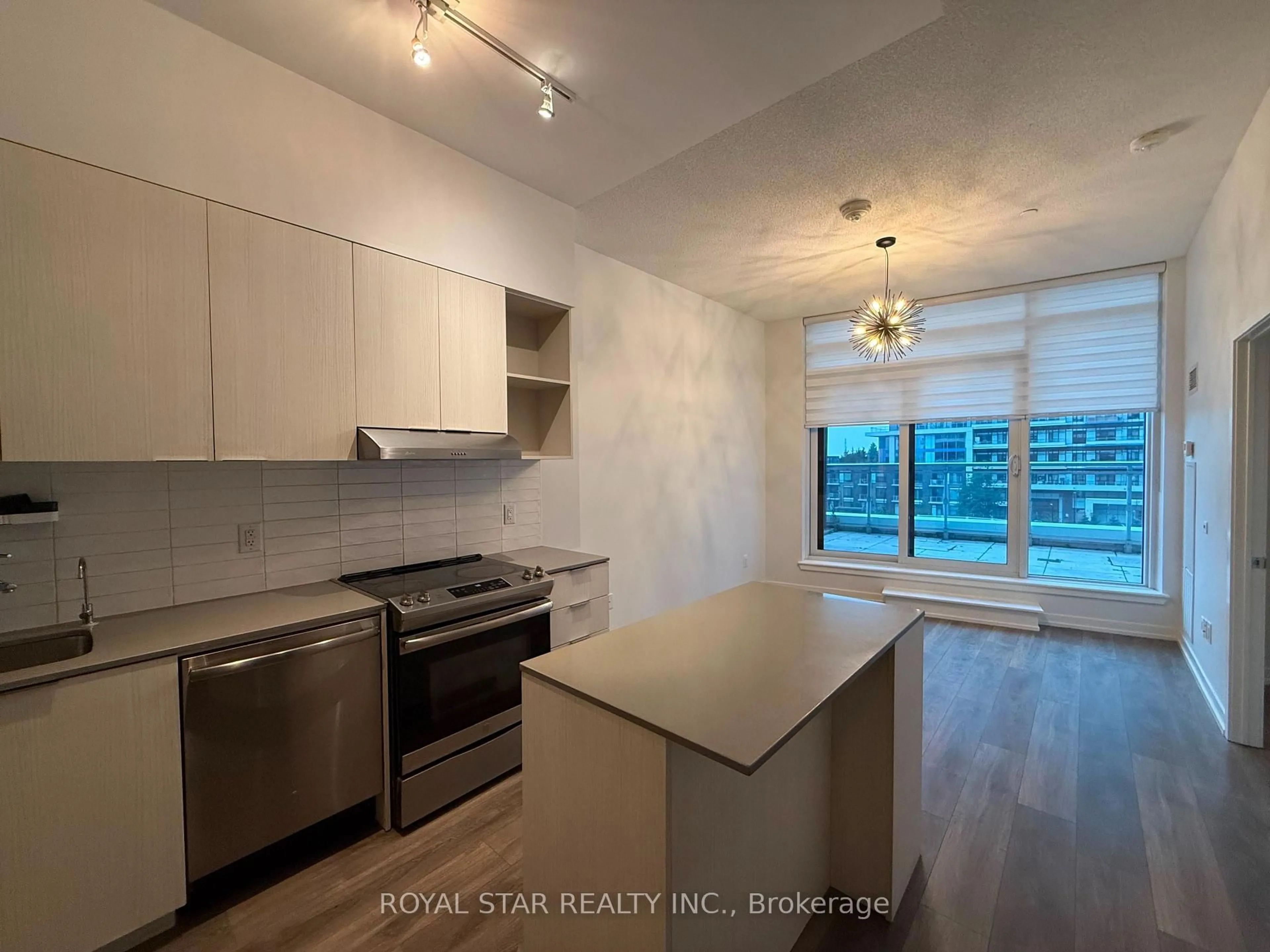 Standard kitchen, unknown for 2520 Eglinton Ave #323, Mississauga Ontario L5M 0Y4