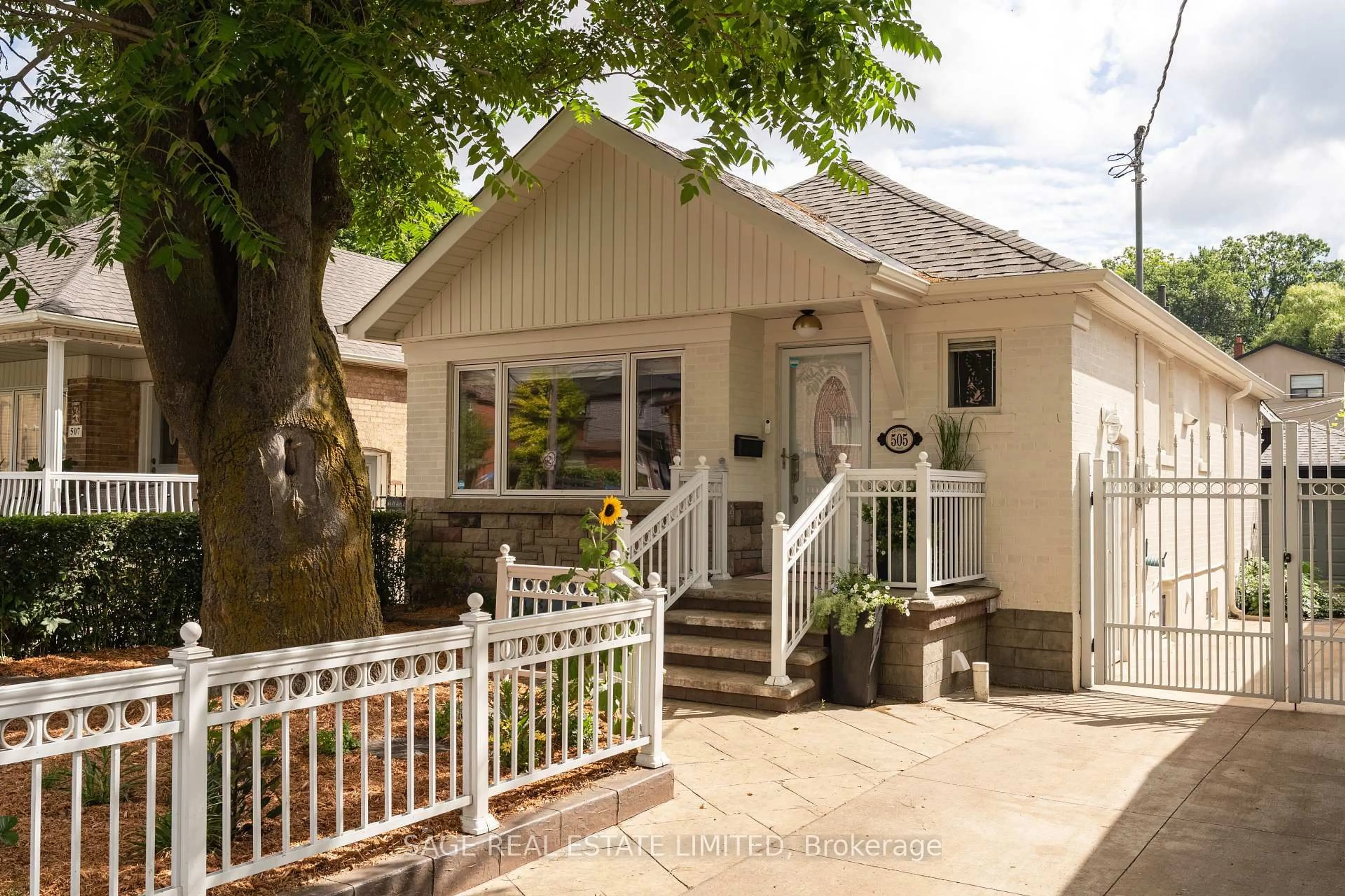 Home with vinyl exterior material, street for 505 Caledonia Rd, Toronto Ontario M6E 4V1