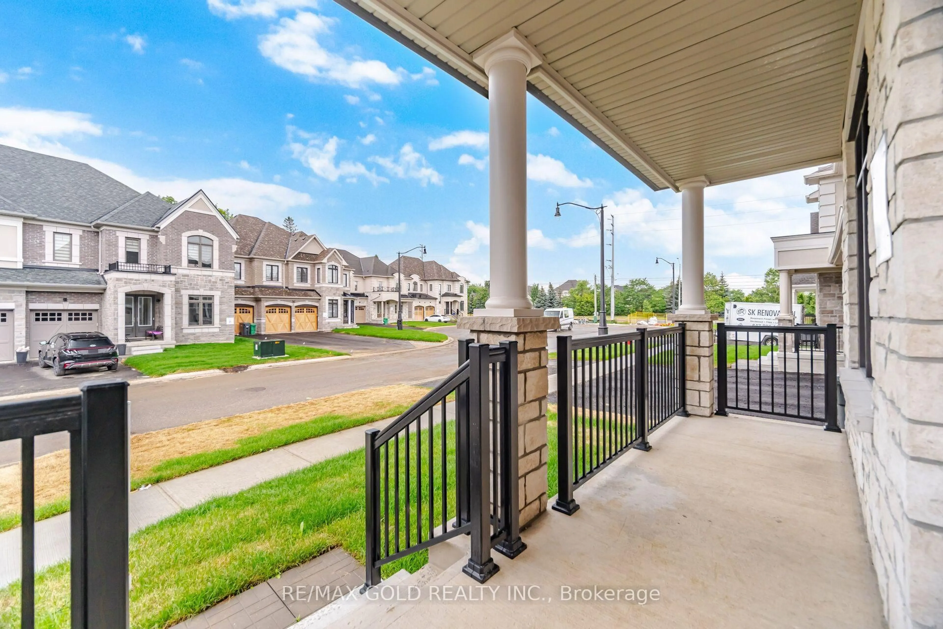 Patio, street for 17 Mosswood Tr, Brampton Ontario L6P 4E7