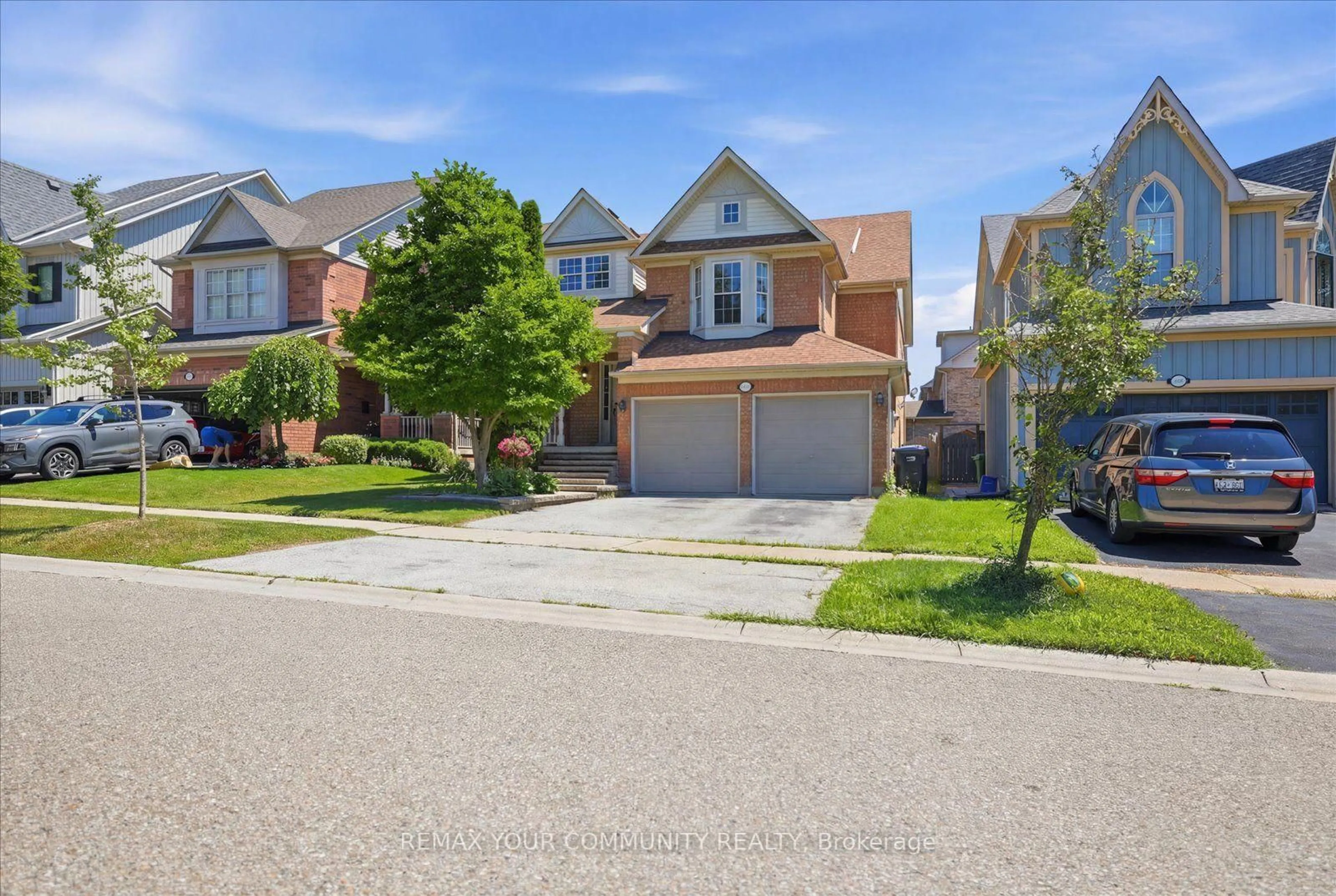 Home with brick exterior material, street for 6926 Early Settler Row, Mississauga Ontario L5W 1C1