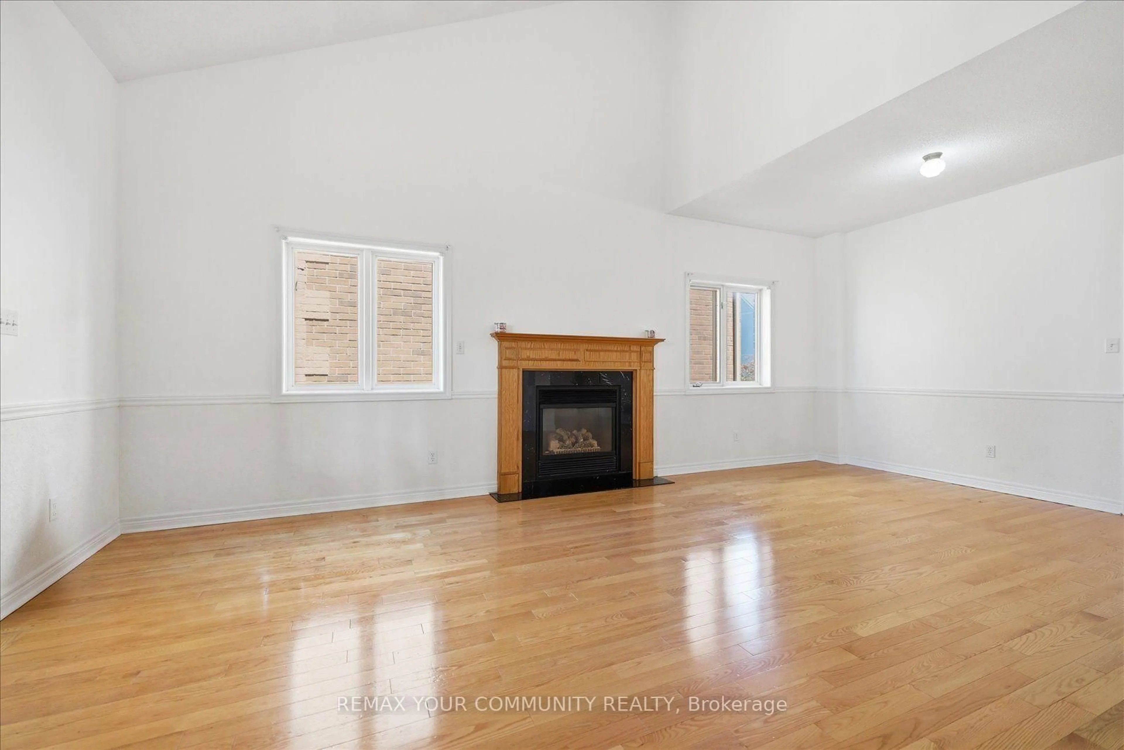 A pic of a room for 6926 Early Settler Row, Mississauga Ontario L5W 1C1