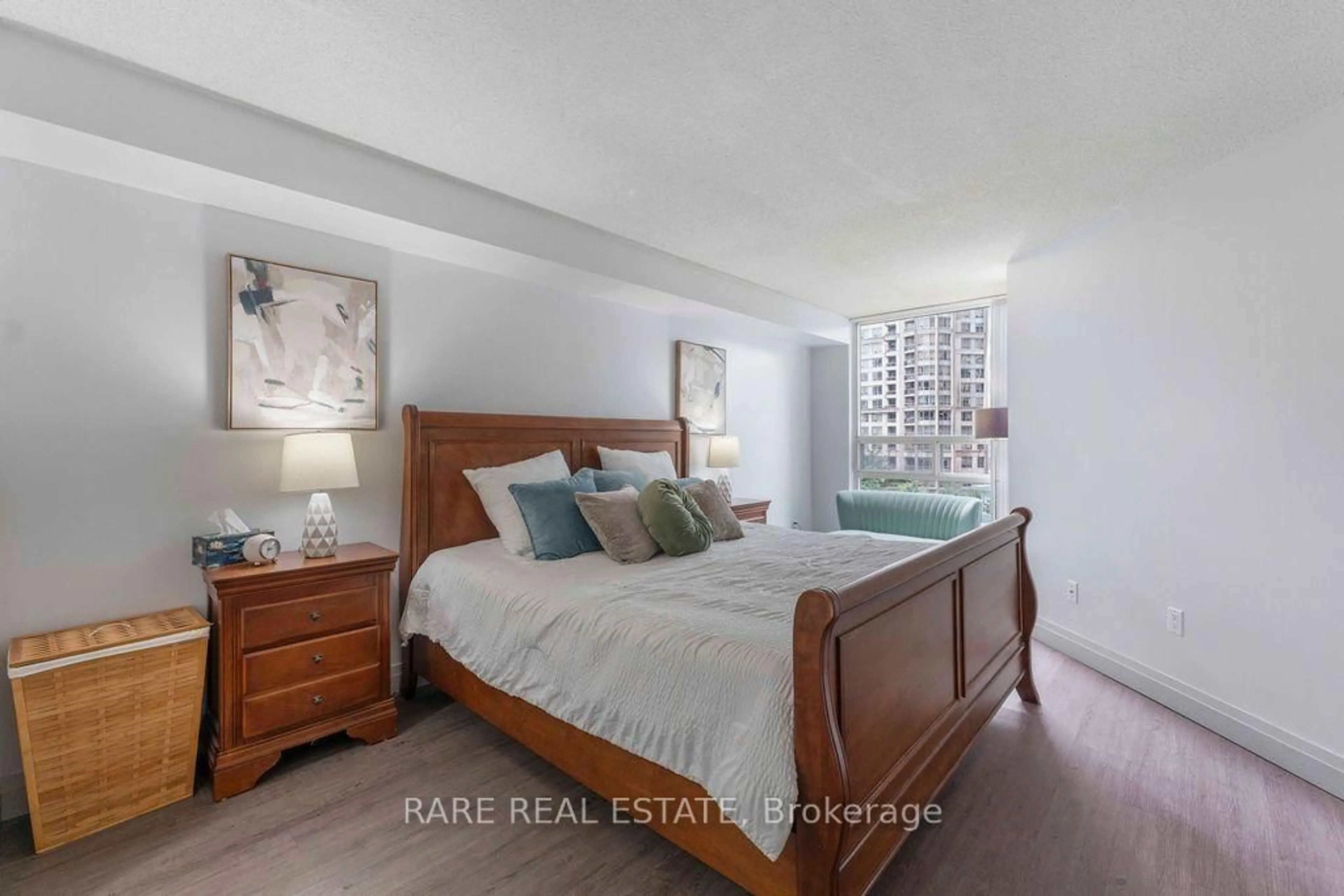 Bedroom with bed, unknown for 250 Webb Dr #513, Mississauga Ontario L5B 3Z4