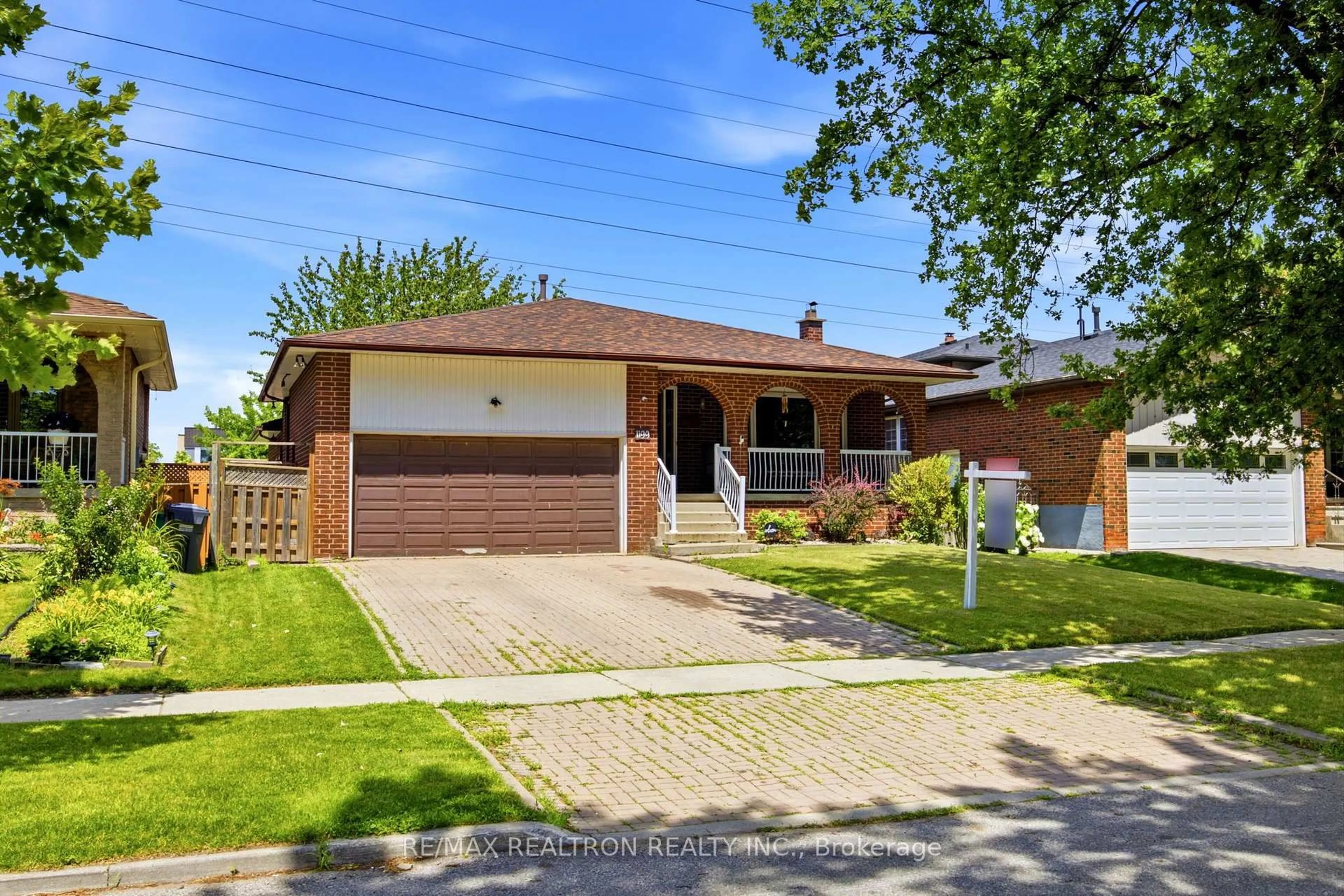 Home with brick exterior material, street for 1199 Melton Dr, Mississauga Ontario L4Y 4A9