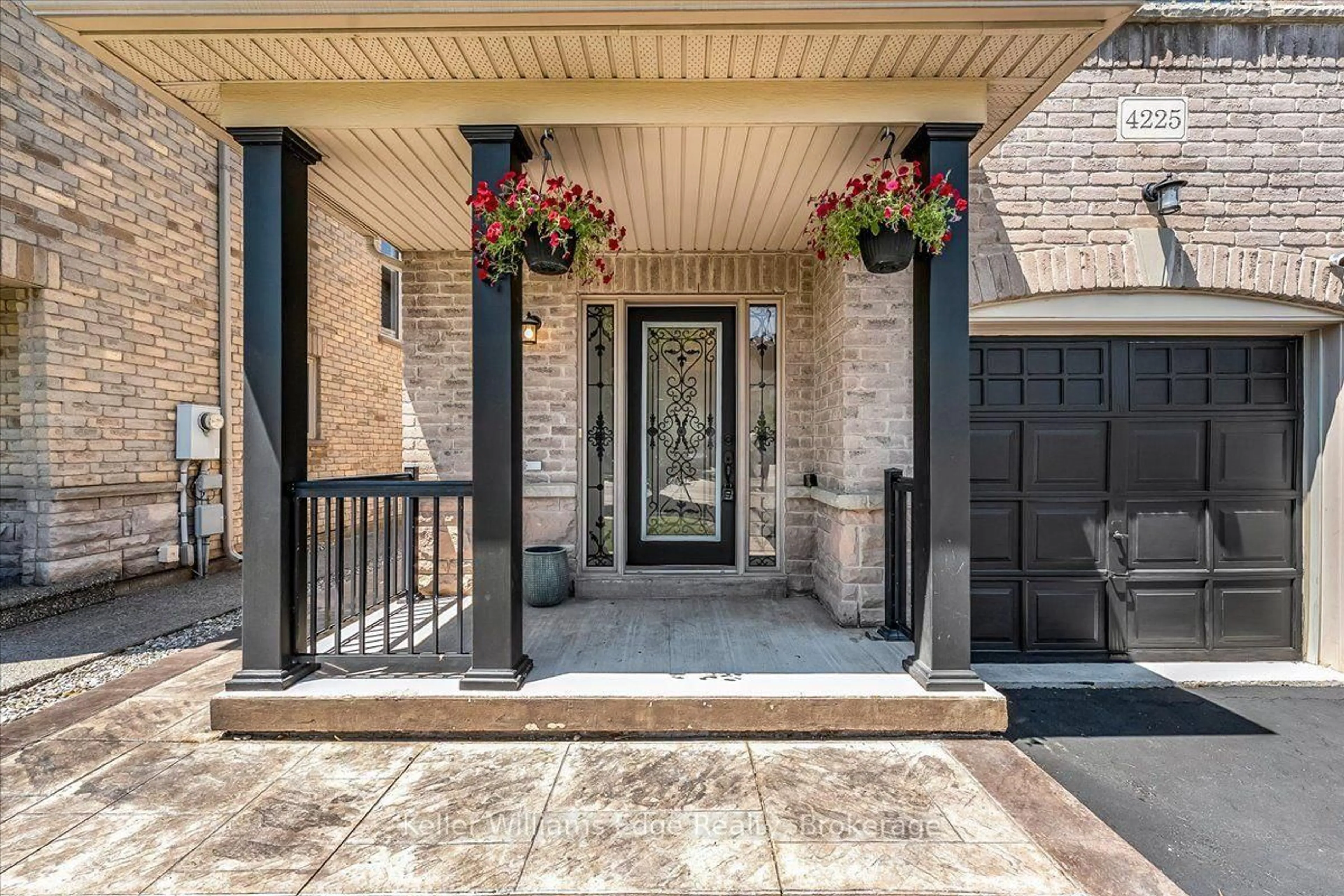 Indoor entryway for 4225 Thomas Alton Blvd, Burlington Ontario L7M 0N1