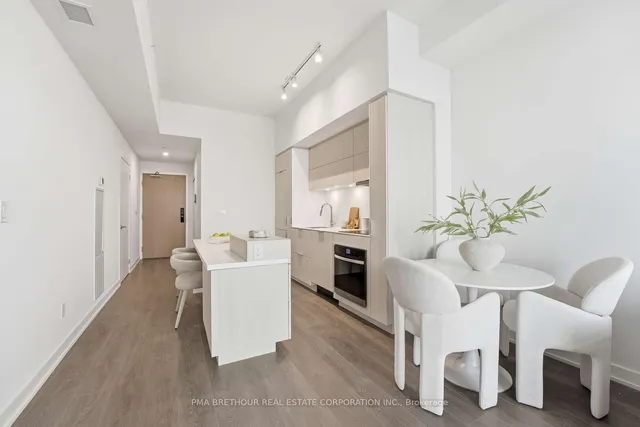 370 Martha St #2602, Burlington 5