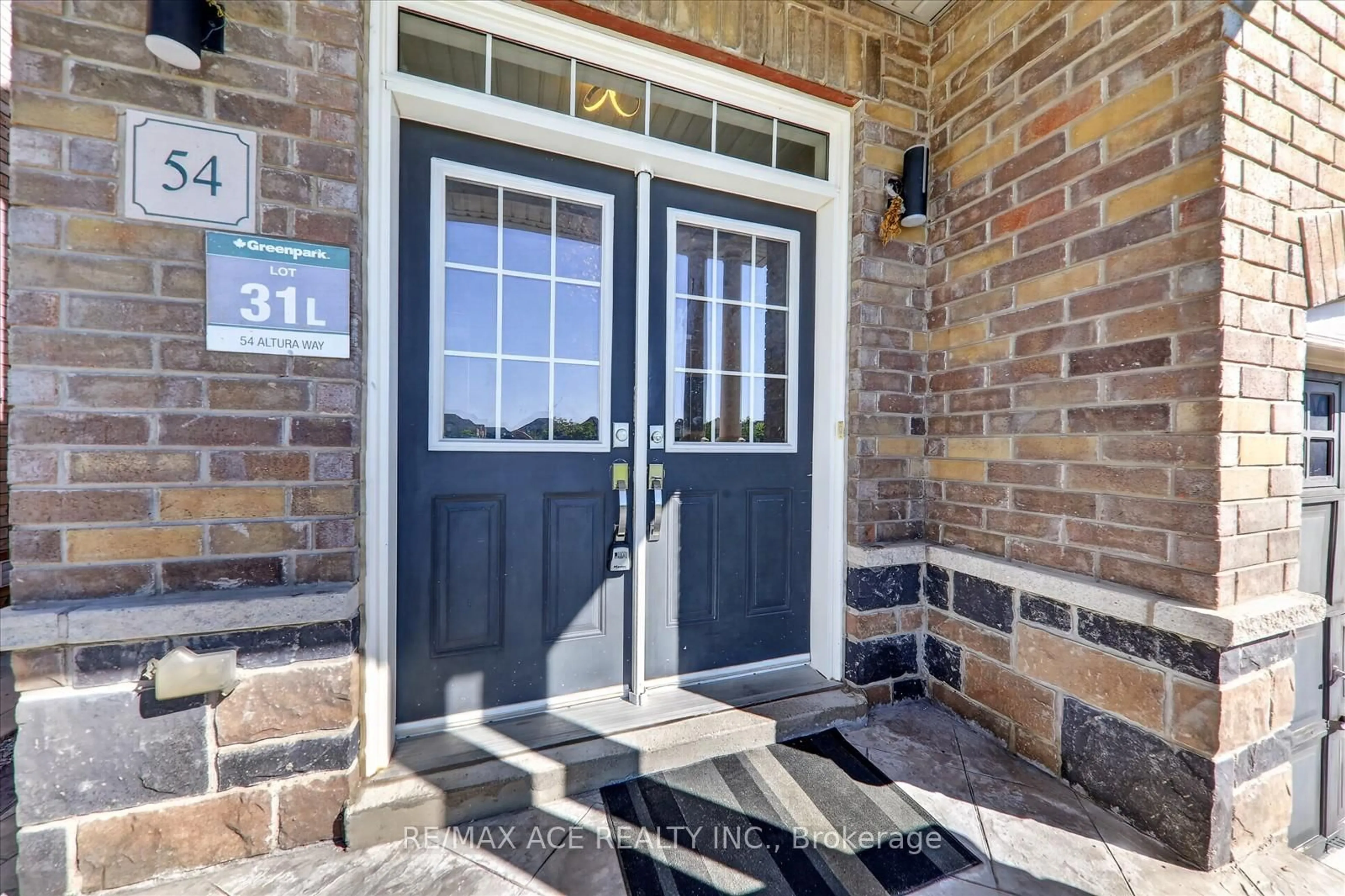 Indoor entryway for 54 Altura Way, Brampton Ontario L6P 4A1