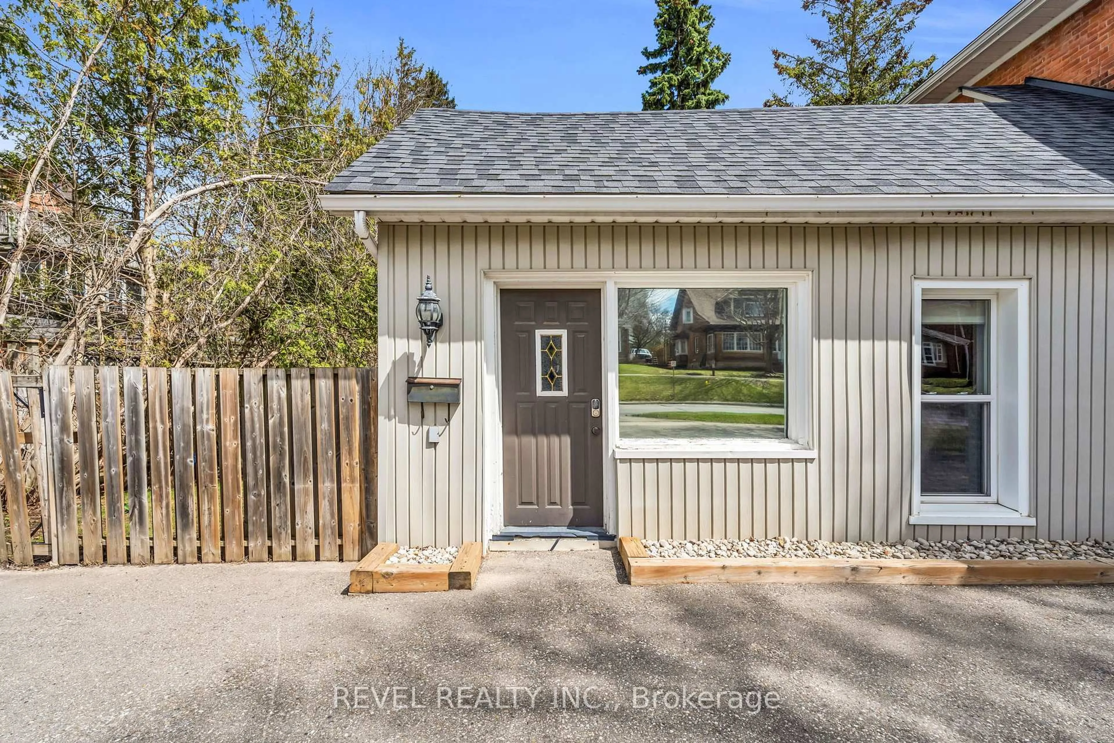 Unknown for 1 Third Ave, Orangeville Ontario L9W 1G8