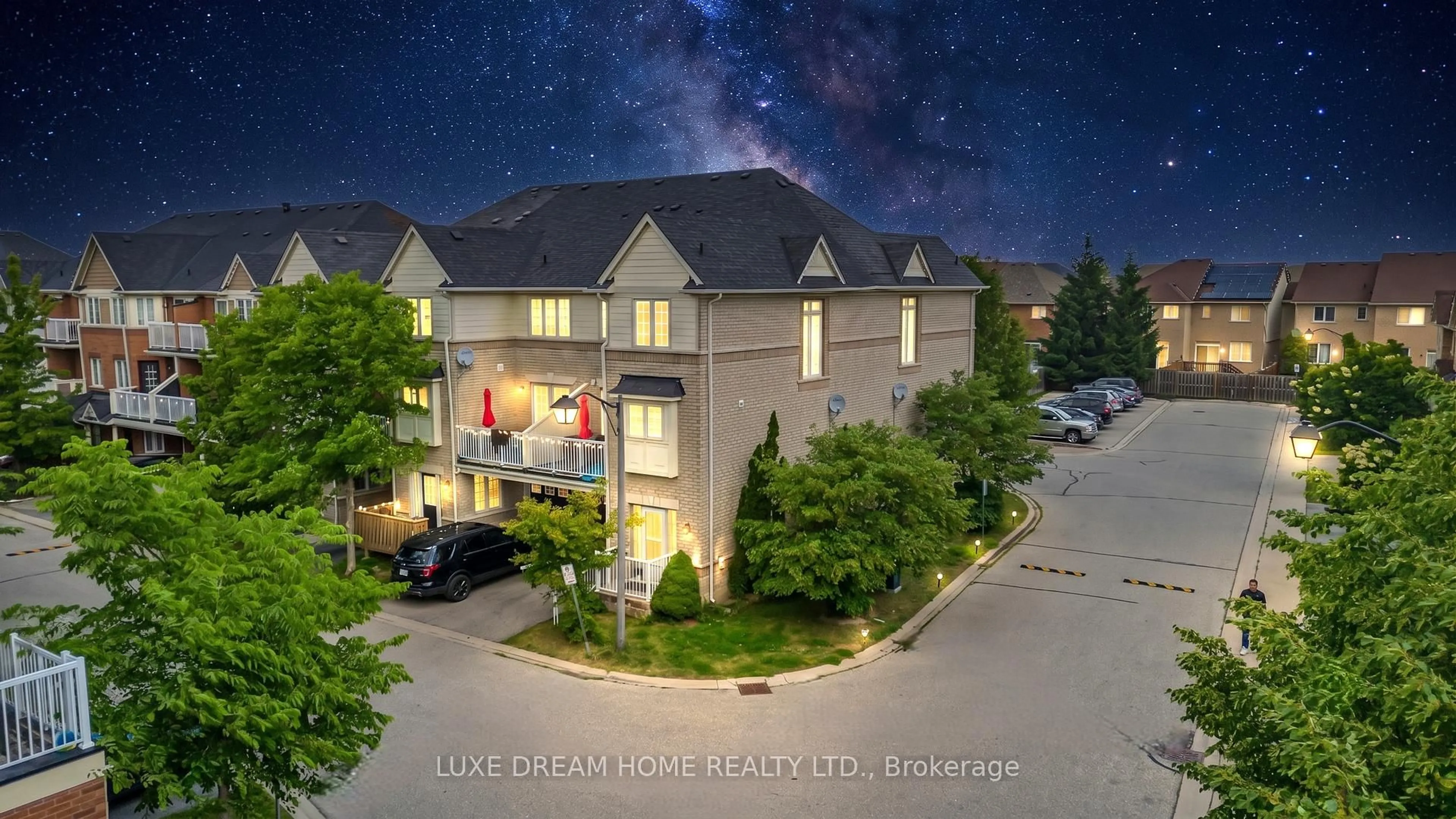 A pic from outside/outdoor area/front of a property/back of a property/a pic from drone, unknown for 620 Ferguson Dr #82, Milton Ontario L9T 0M8