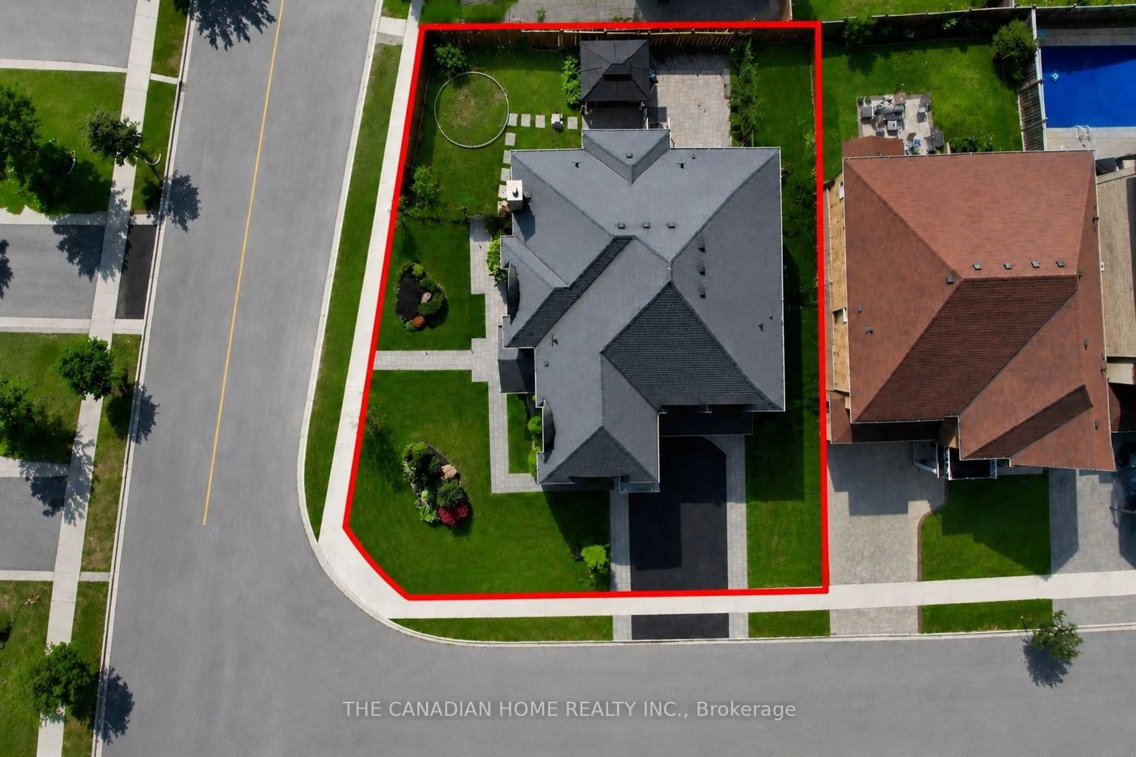 A pic from outside/outdoor area/front of a property/back of a property/a pic from drone, street for 84 Royal West Dr, Brampton Ontario L6X 0V9