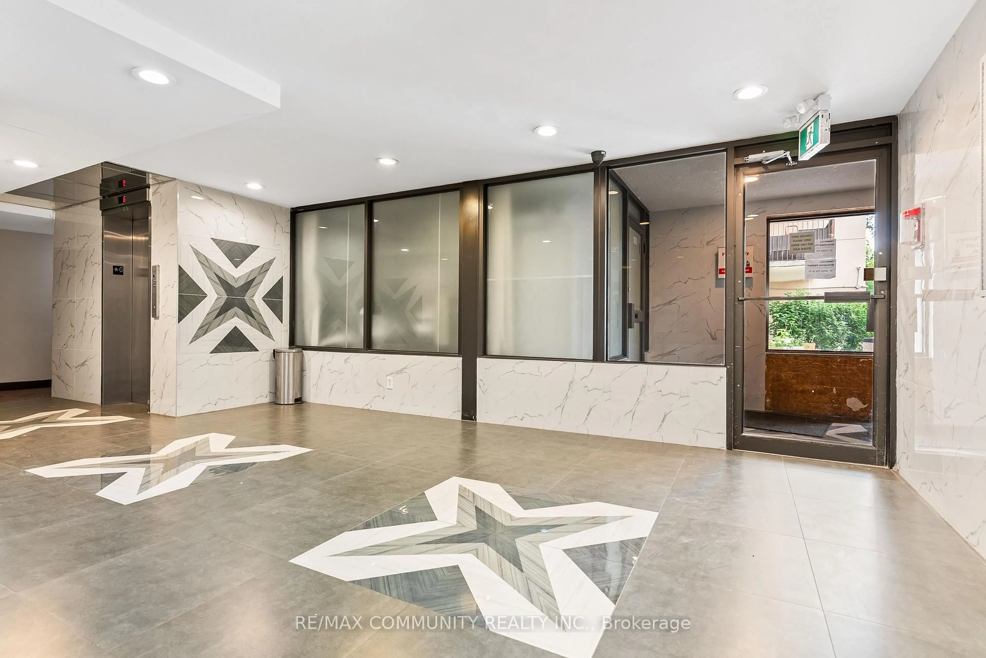 Indoor foyer for 1445 Wilson Ave #407, Toronto Ontario M3M 1J5