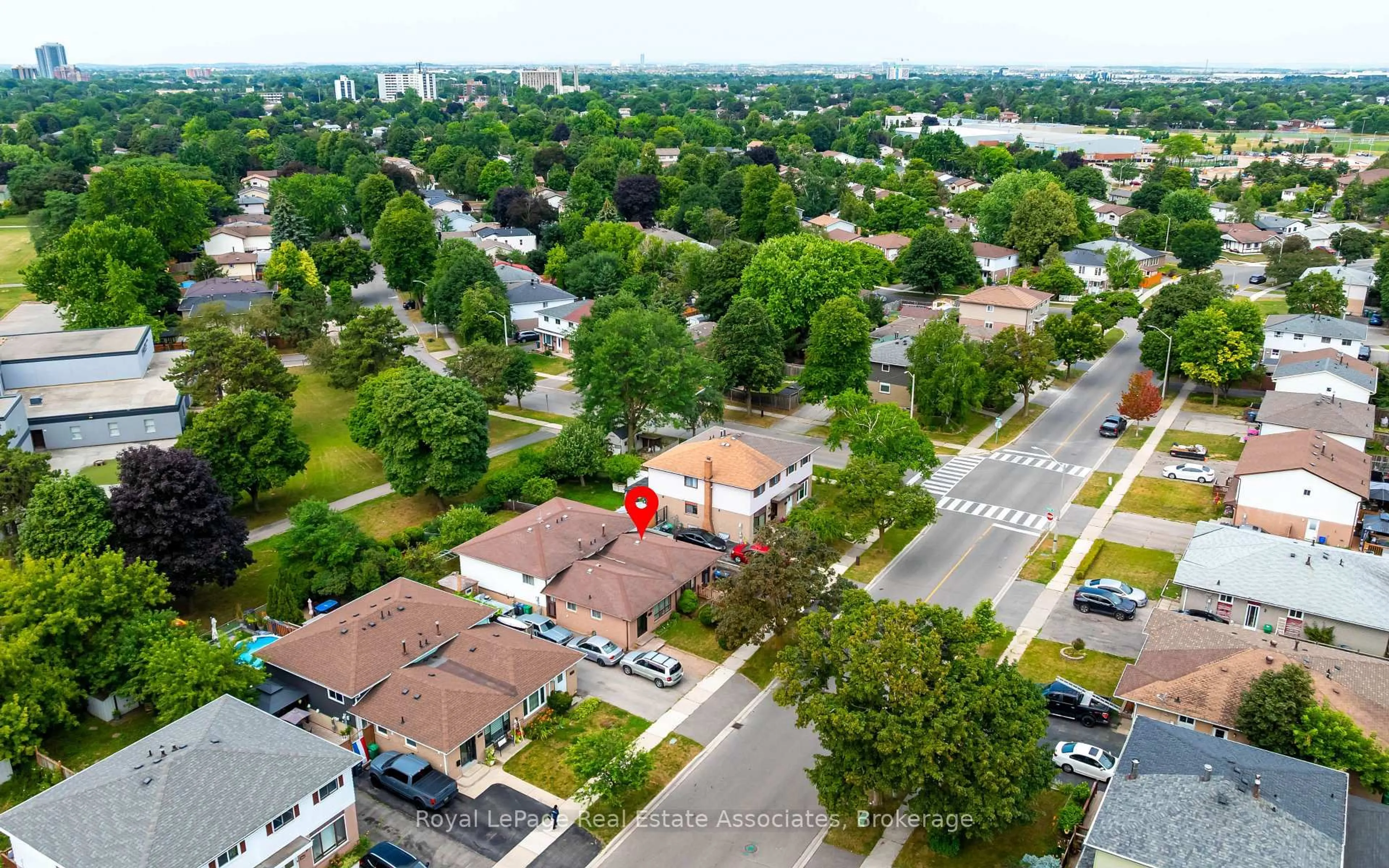 A pic from outside/outdoor area/front of a property/back of a property/a pic from drone, unknown for 256 Archdekin Dr, Brampton Ontario L6V 1Z2