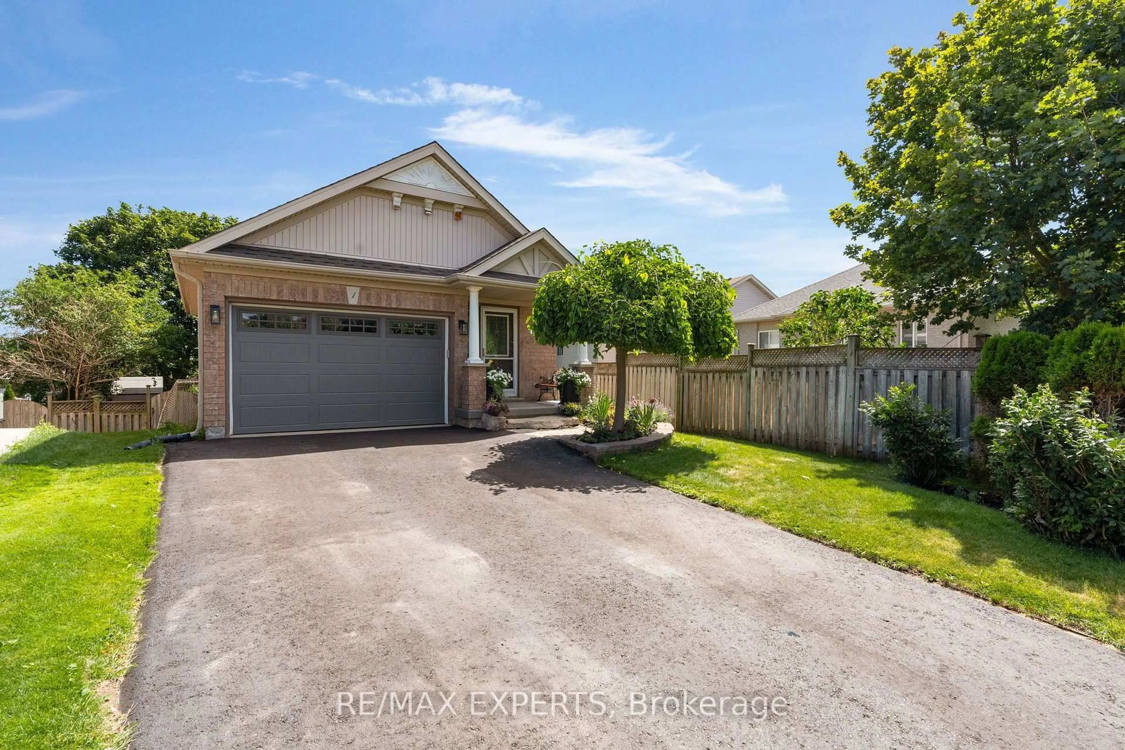 A pic from outside/outdoor area/front of a property/back of a property/a pic from drone, street for 1 Cameron Crt, Orangeville Ontario L9W 5G8